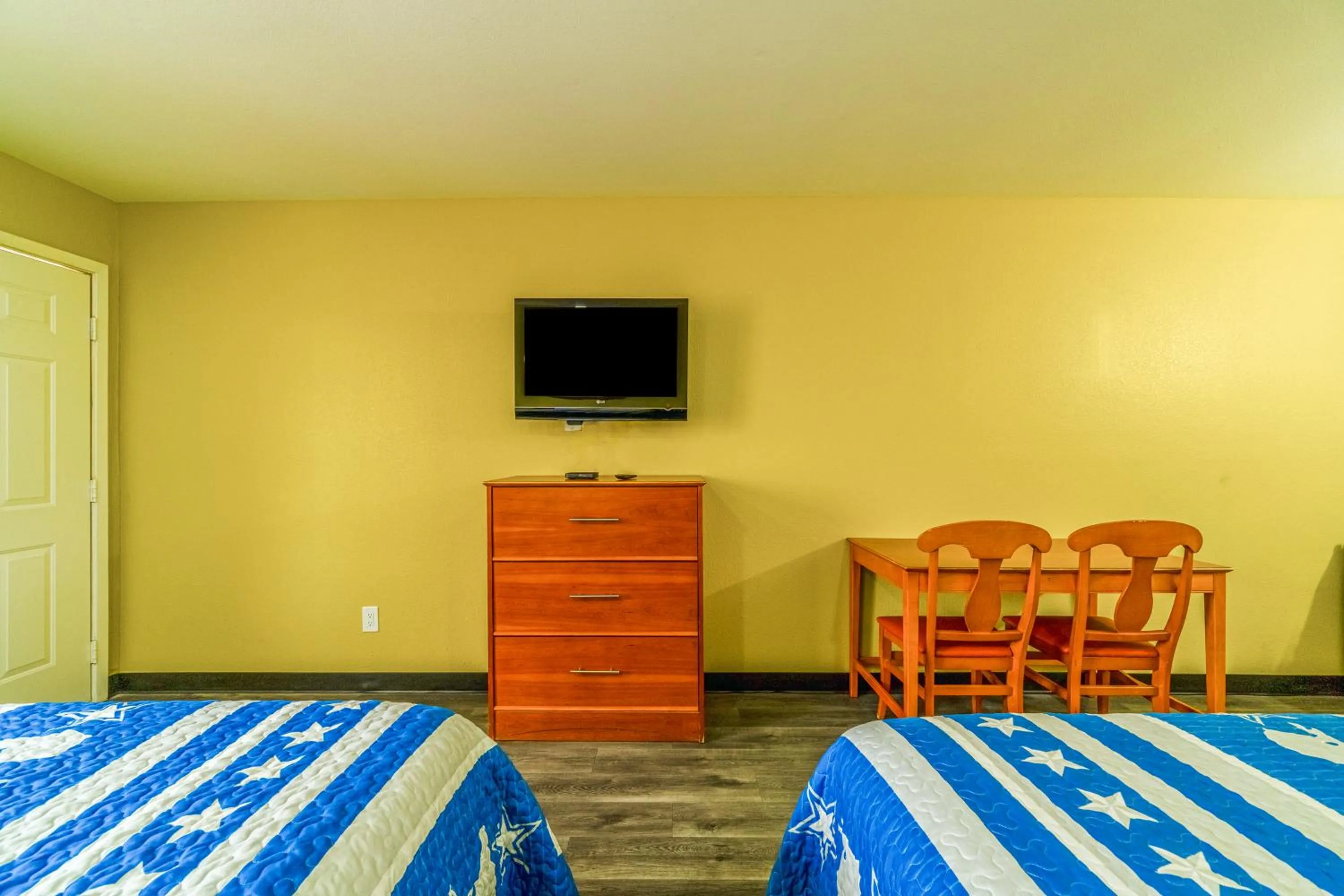 Bedroom, Bed in Regency Inn By OYO Rockdale TX