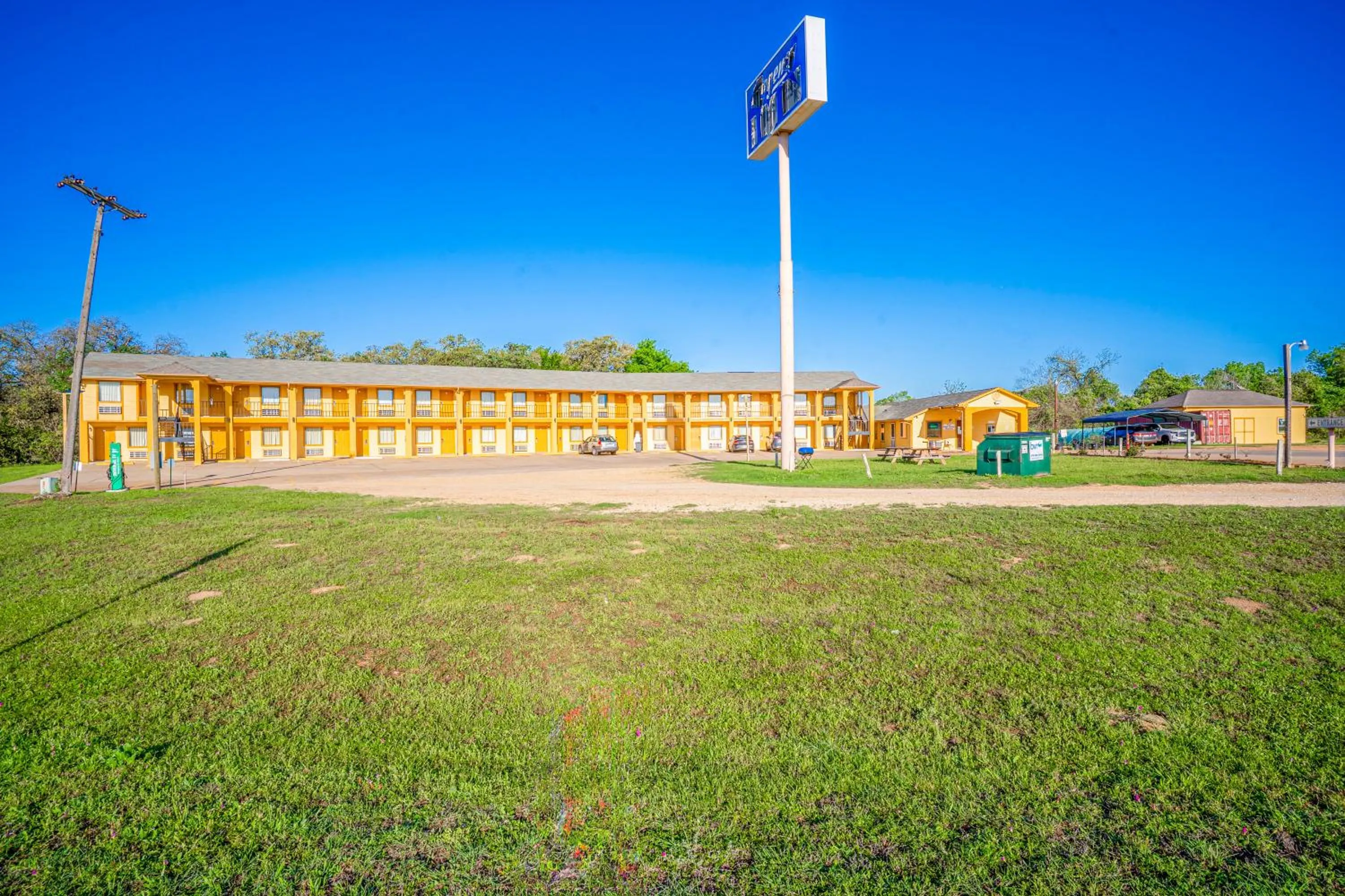 Street view in Regency Inn By OYO Rockdale TX