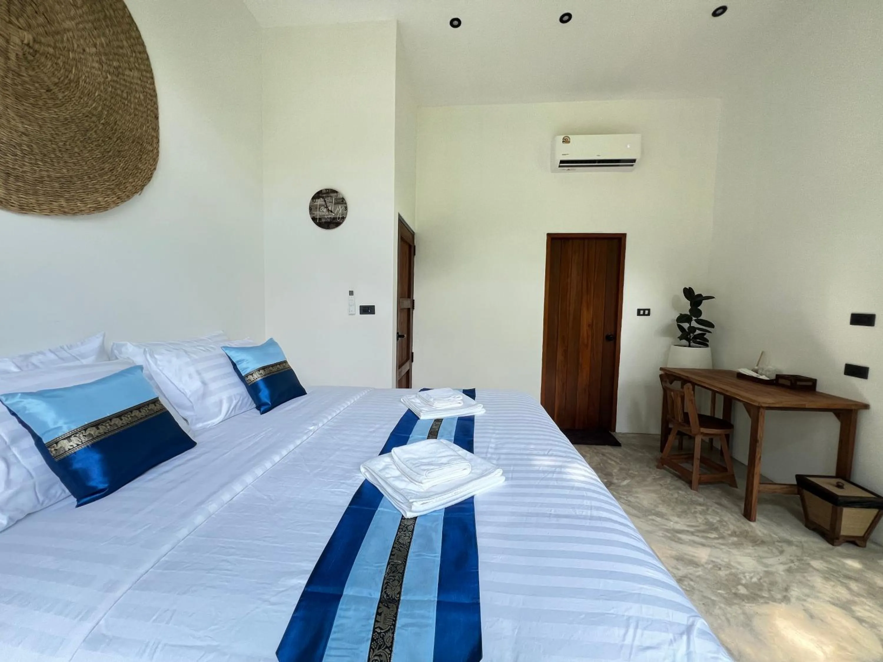 Bed in Plern Malee Resort