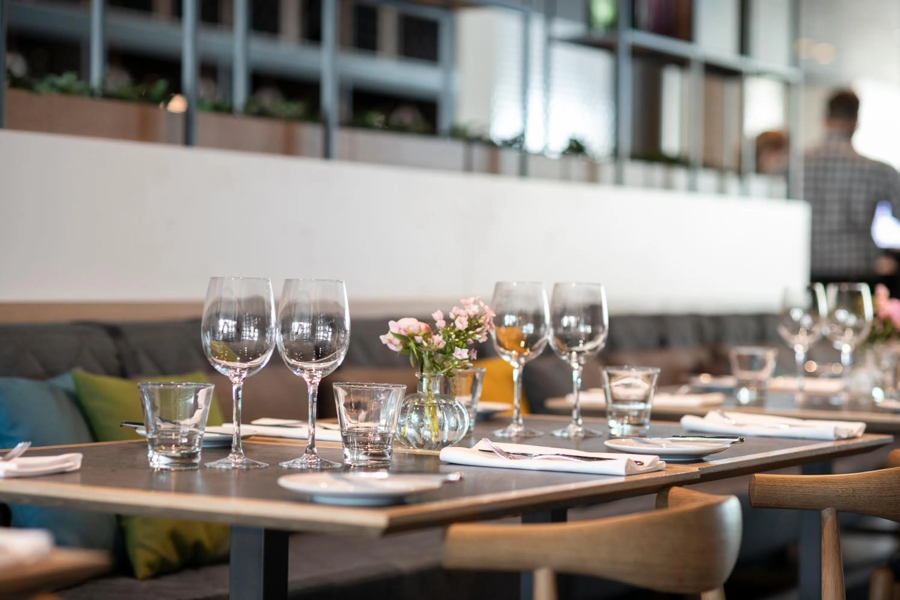 Restaurant/places to eat in Quality Hotel View