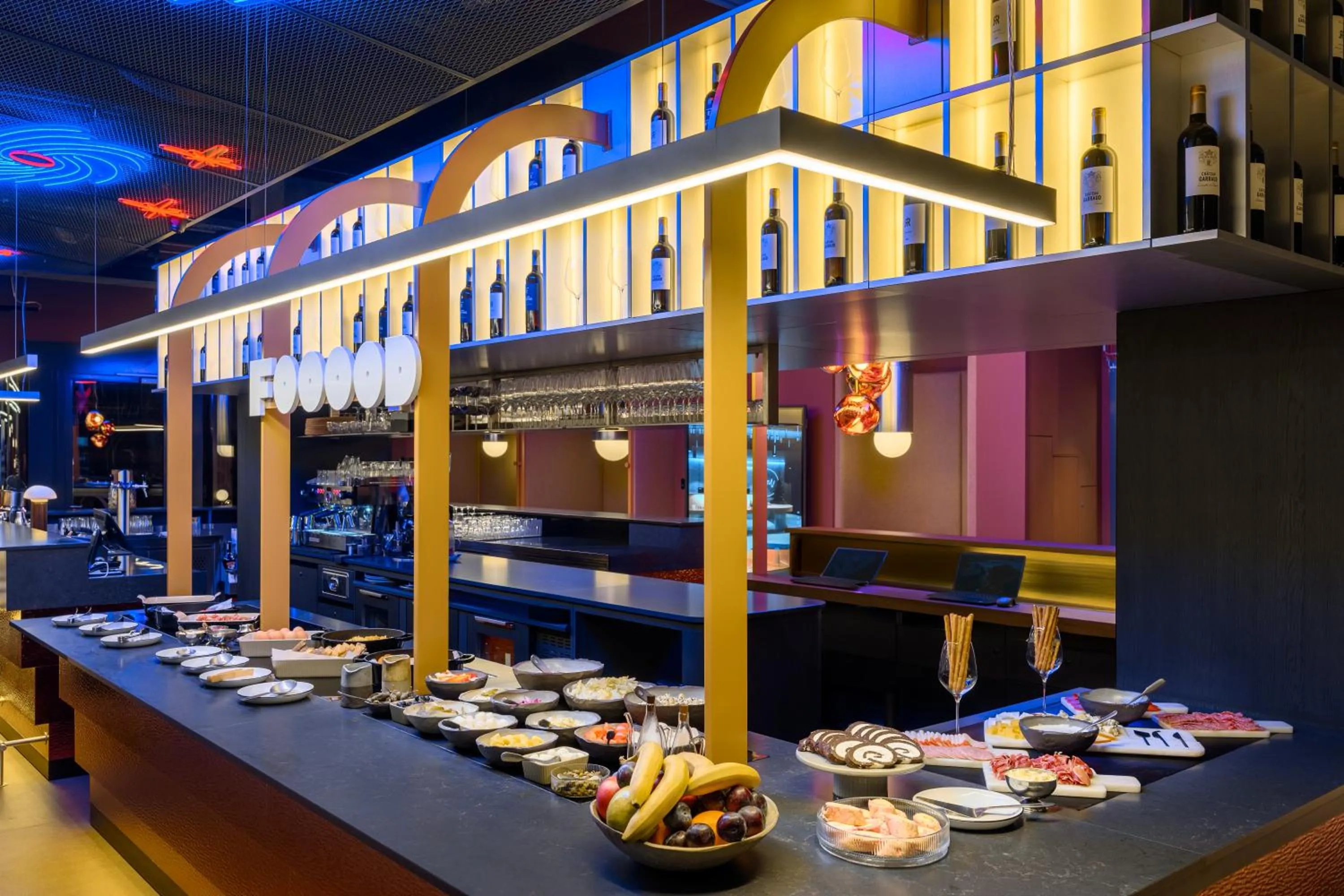 Restaurant/places to eat in You Hotel Budapest - Handwritten Collection