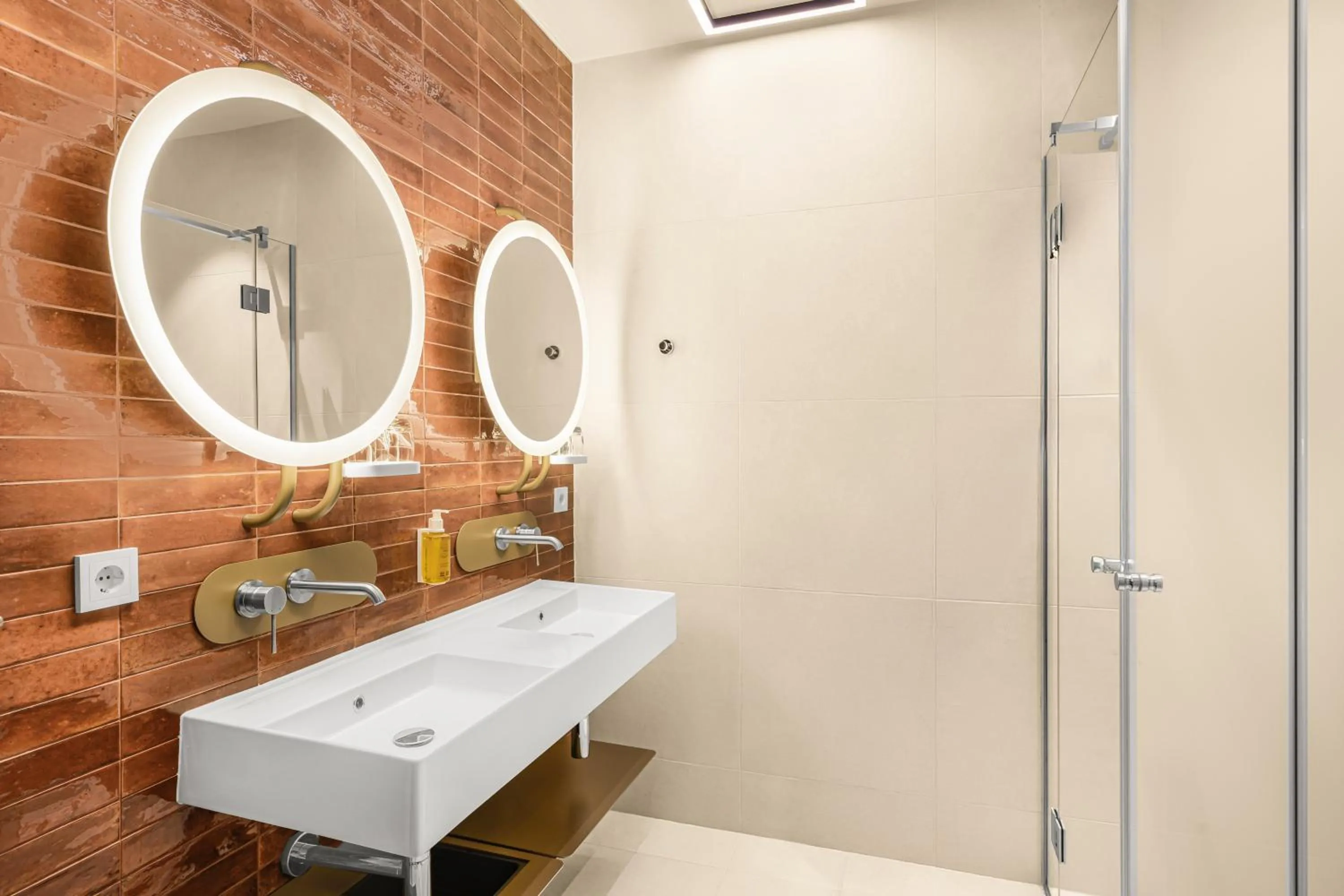 Bathroom in You Hotel Budapest - Handwritten Collection