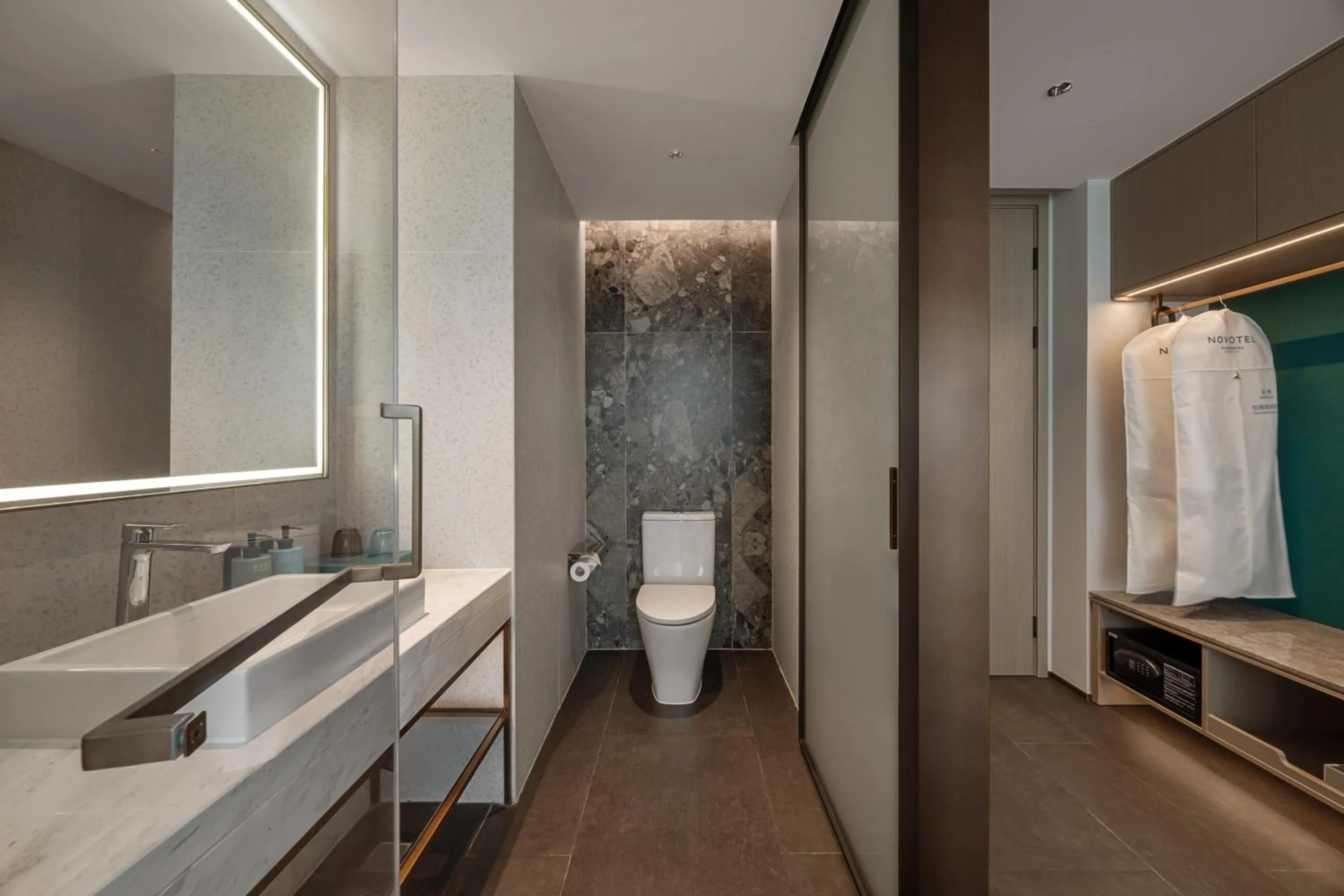 Toilet in Novotel Kunshan East