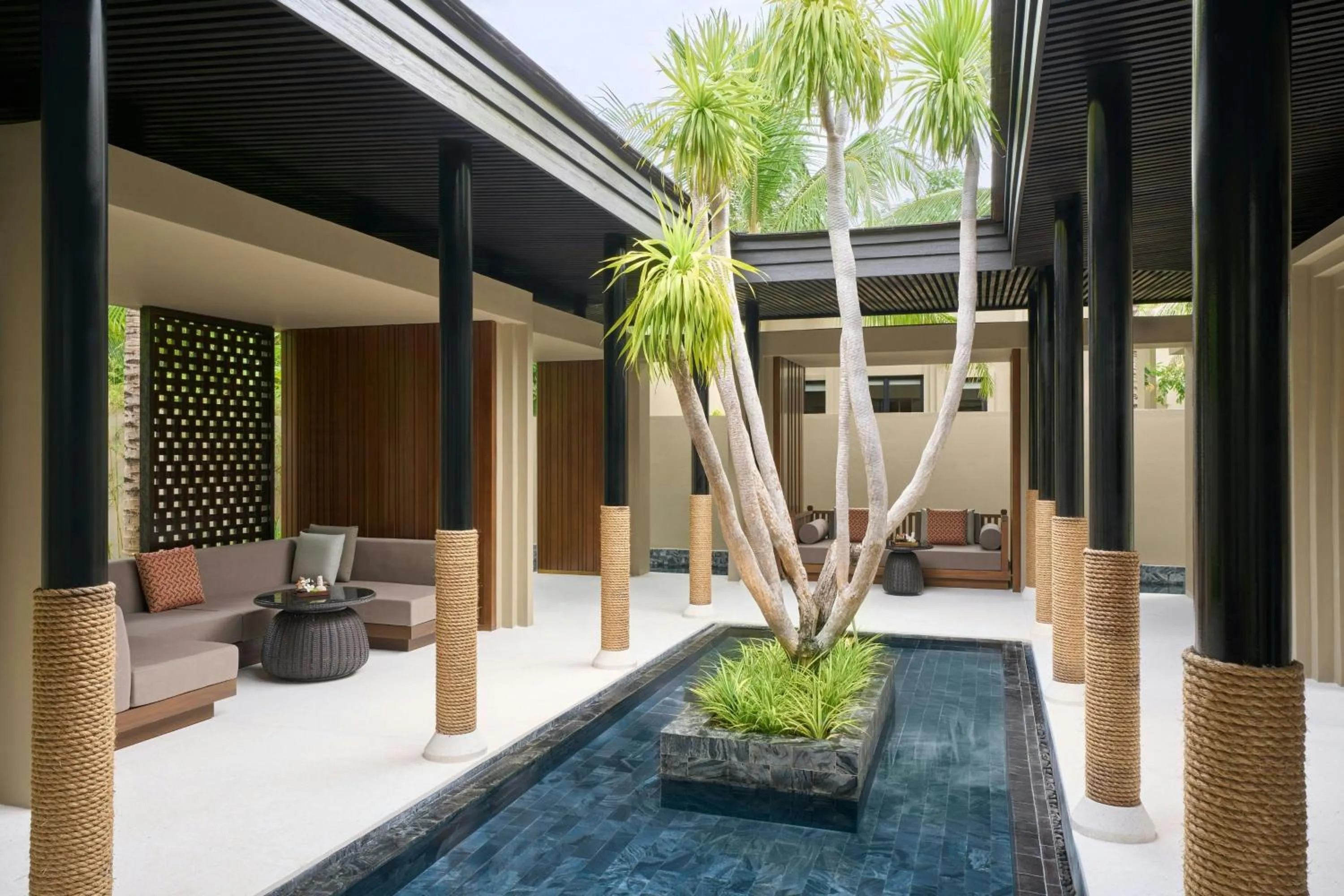 Lounge or bar in JW Marriott Cam Ranh Bay Resort & Spa