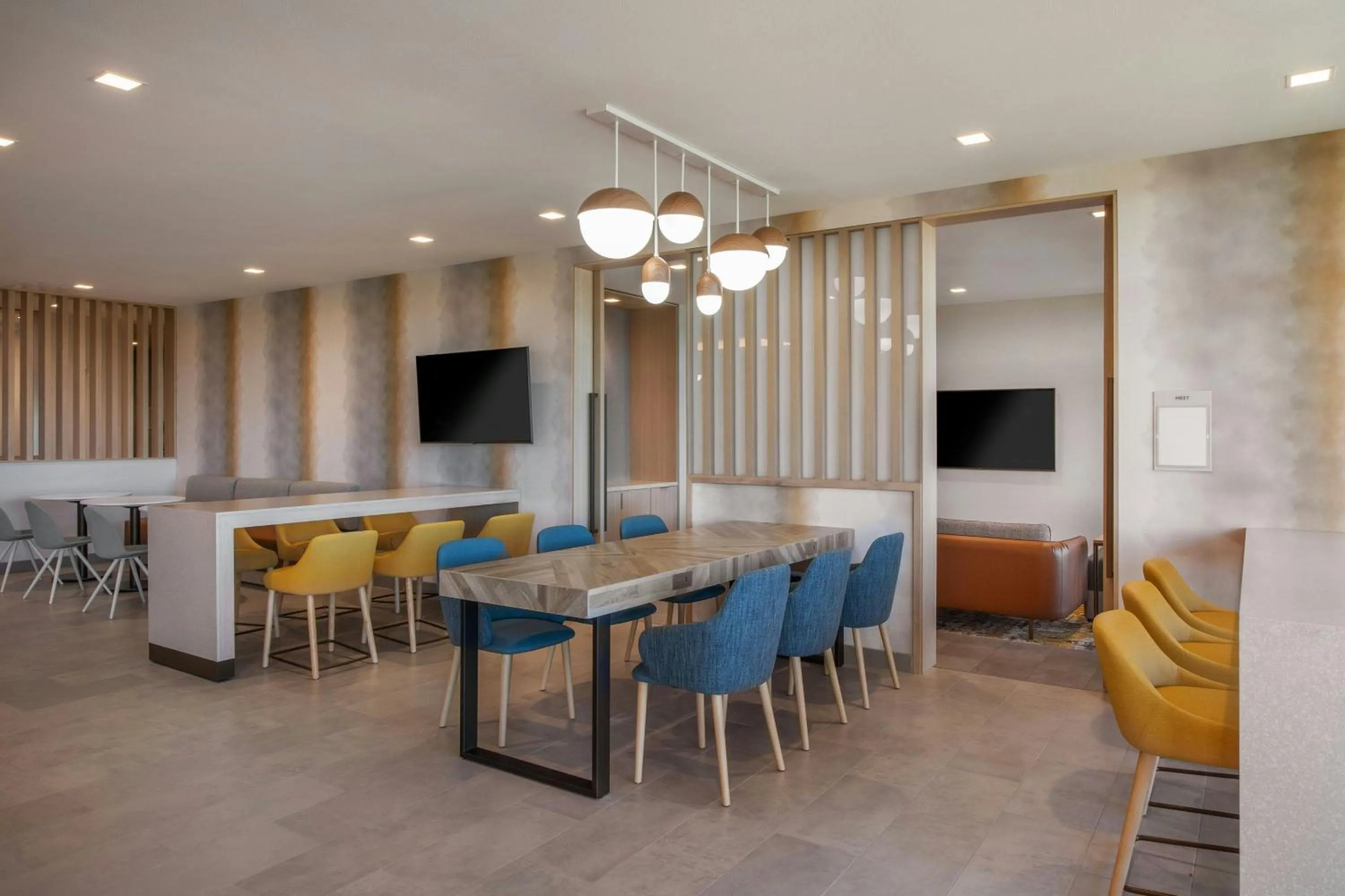 Breakfast in TownePlace Suites by Marriott Great Falls