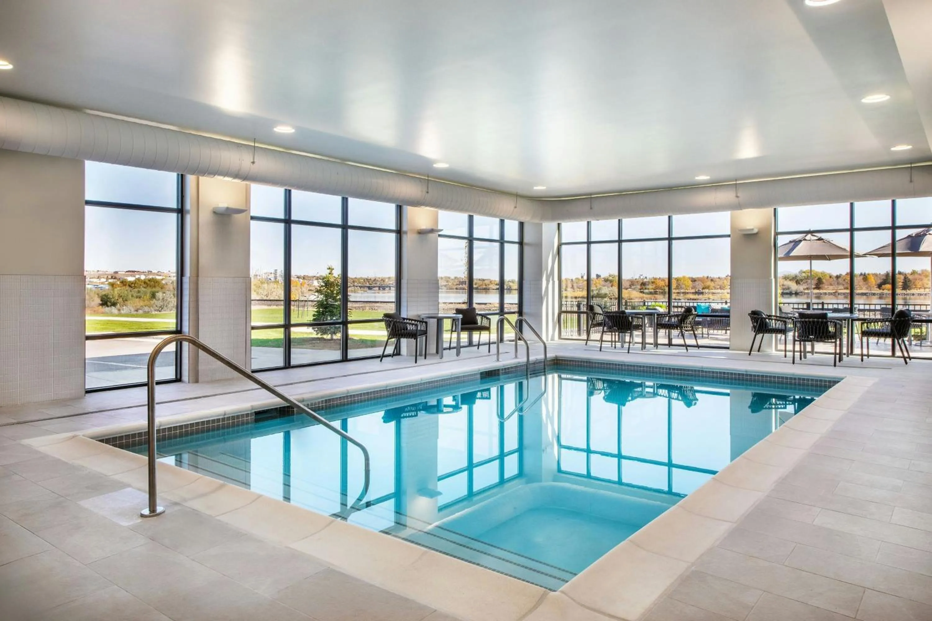Swimming pool in TownePlace Suites by Marriott Great Falls