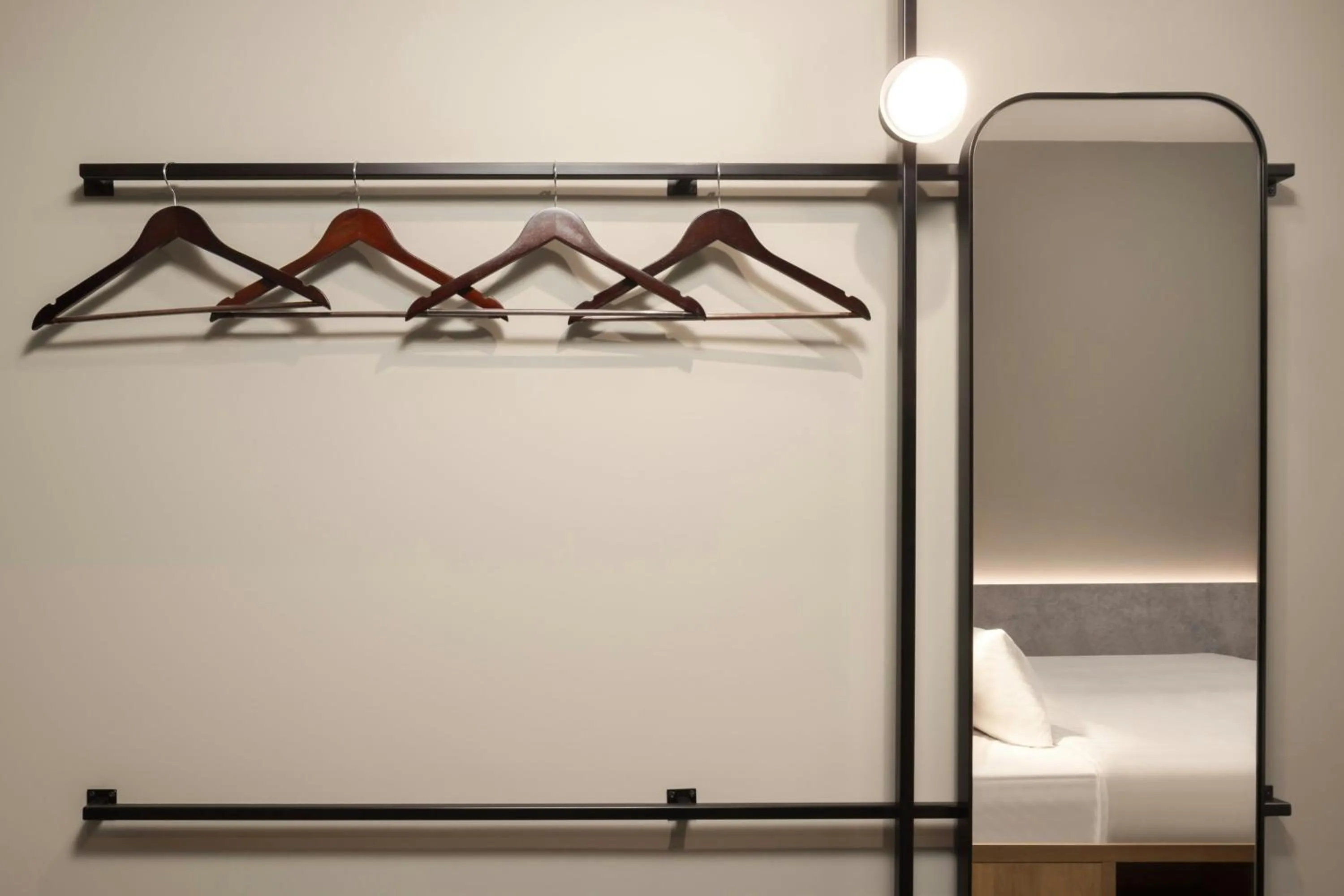 Photo of the whole room in Moxy London Piccadilly Circus