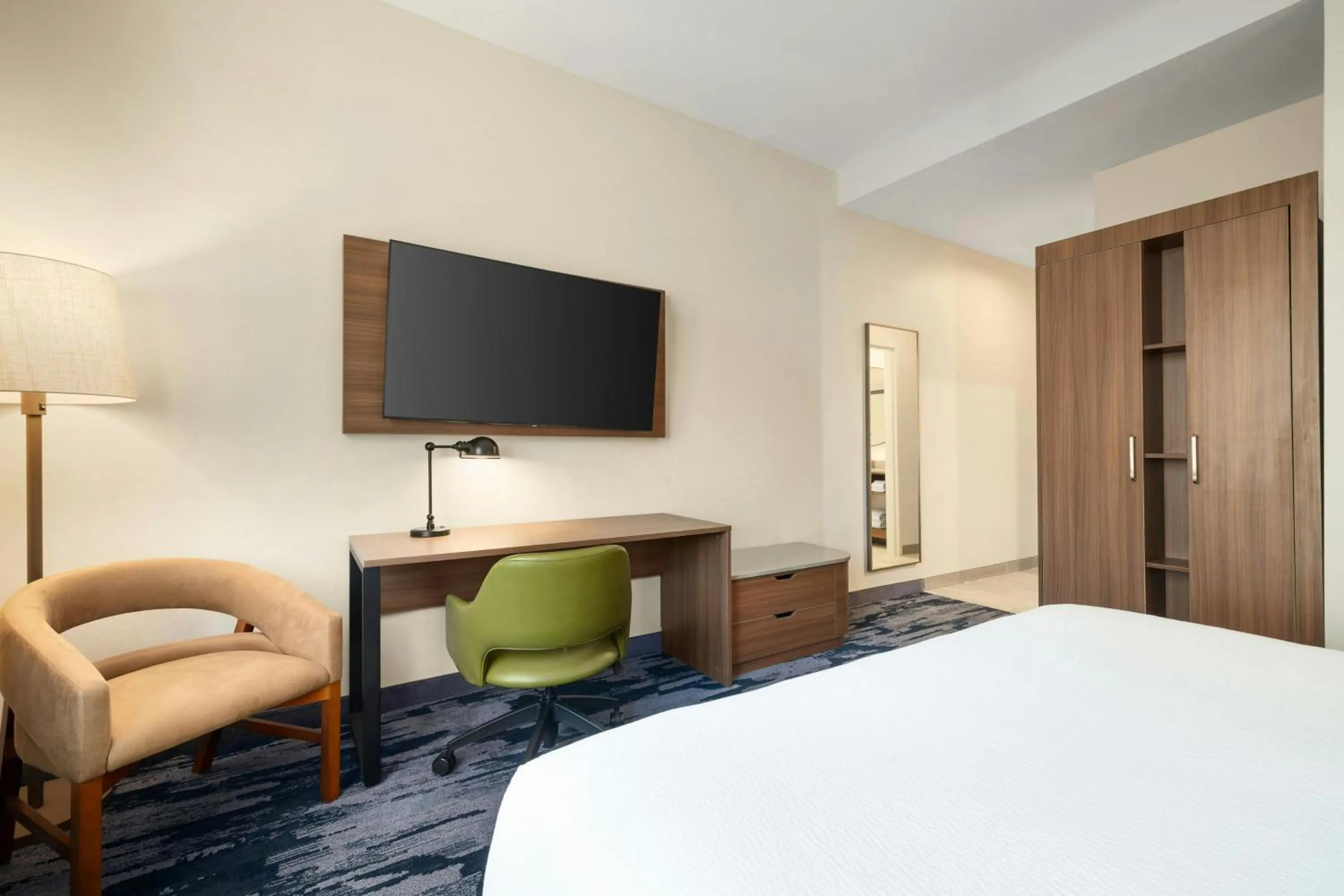 Photo of the whole room, Bed in Fairfield by Marriott Inn & Suites Forrest City