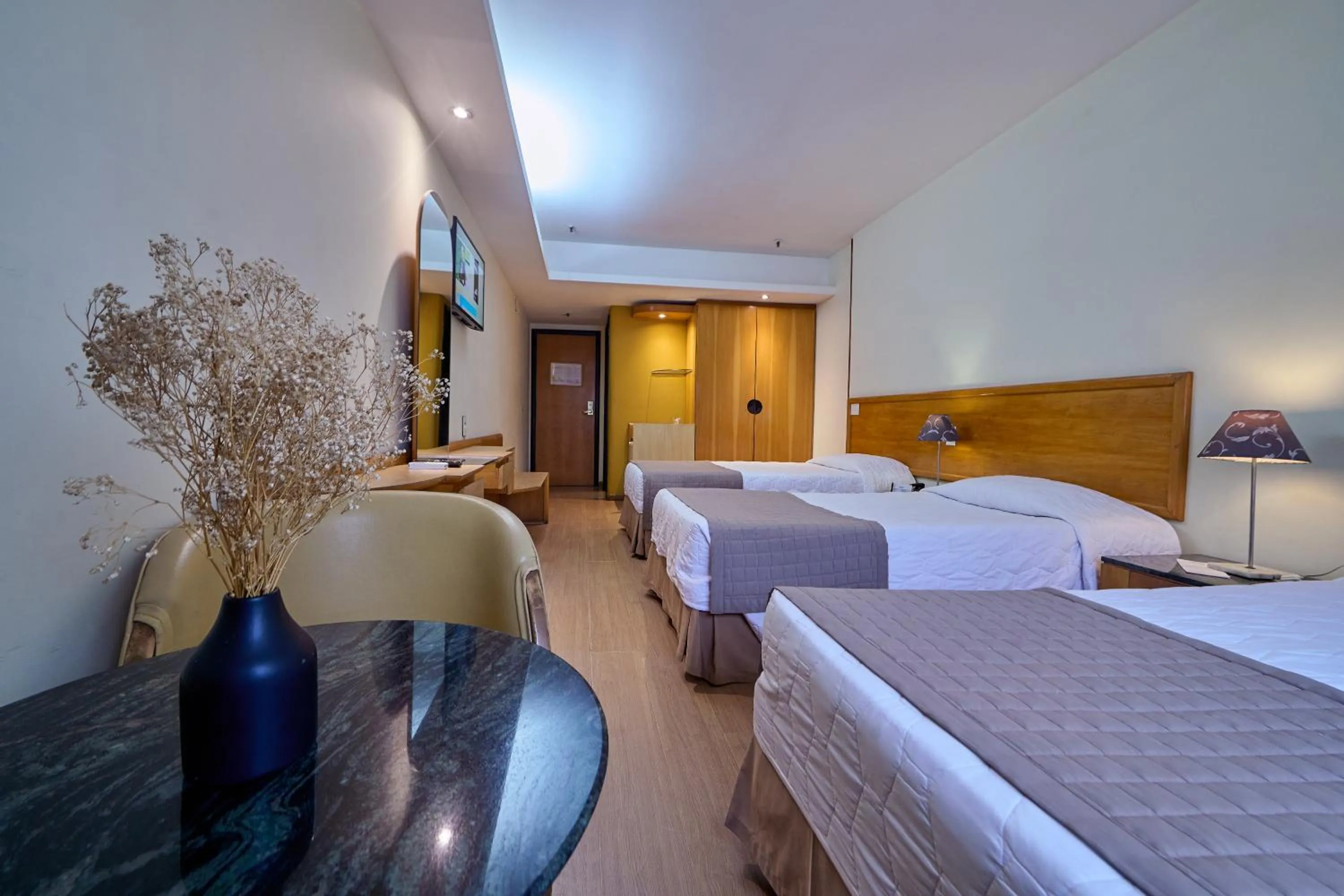 Bedroom, Bed in South American Copacabana Hotel