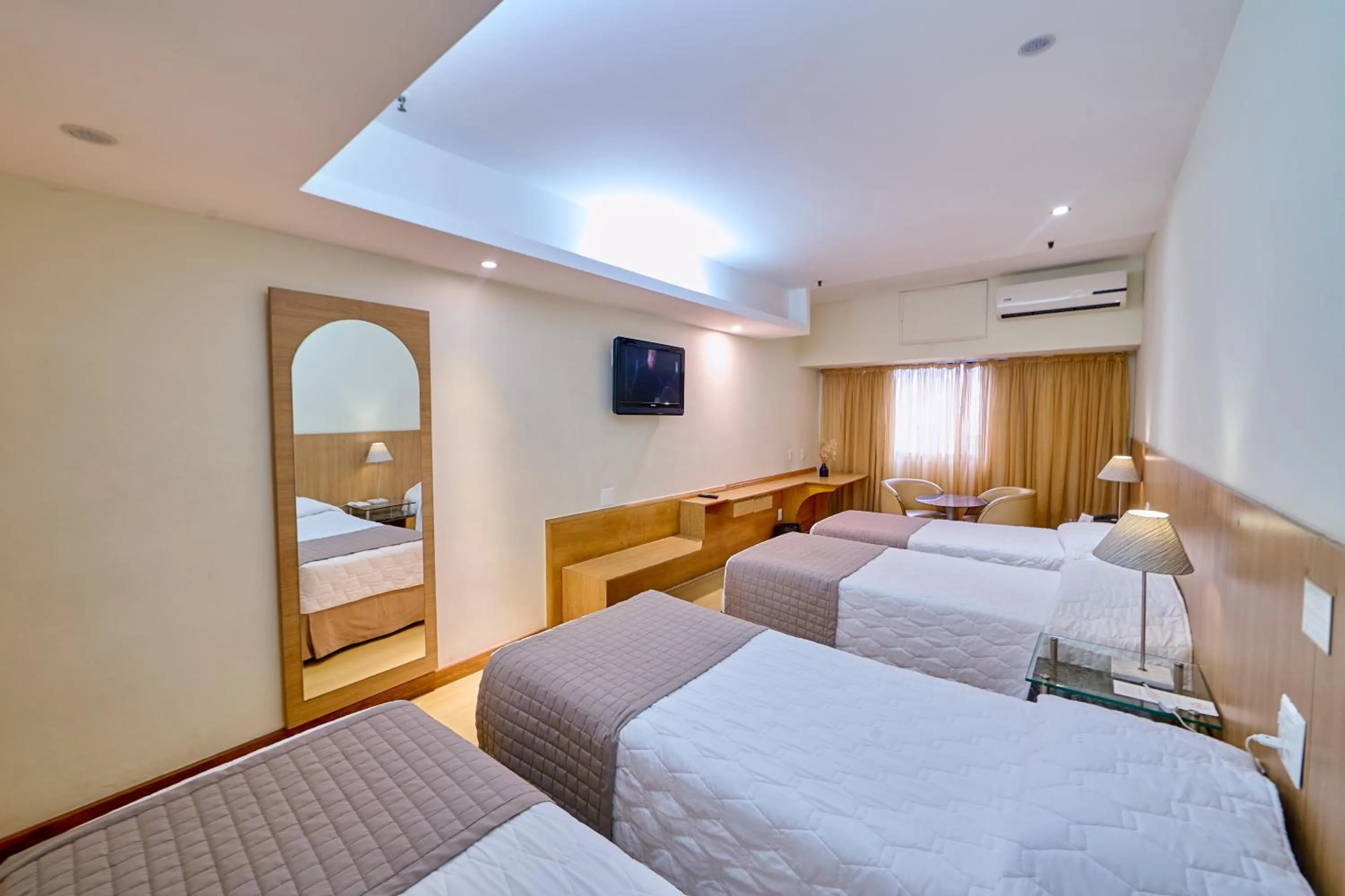 Bedroom, Bed in South American Copacabana Hotel