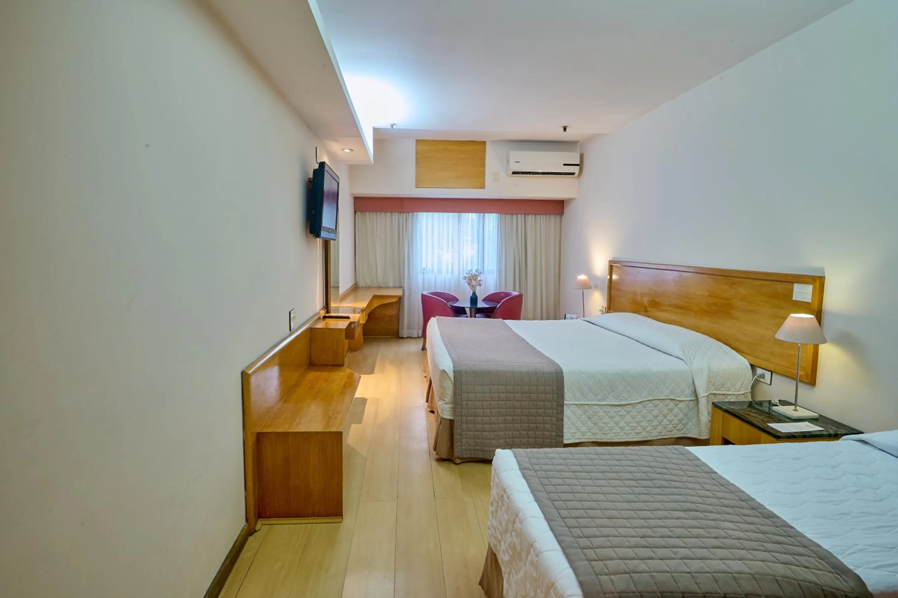 Bedroom, Bed in South American Copacabana Hotel