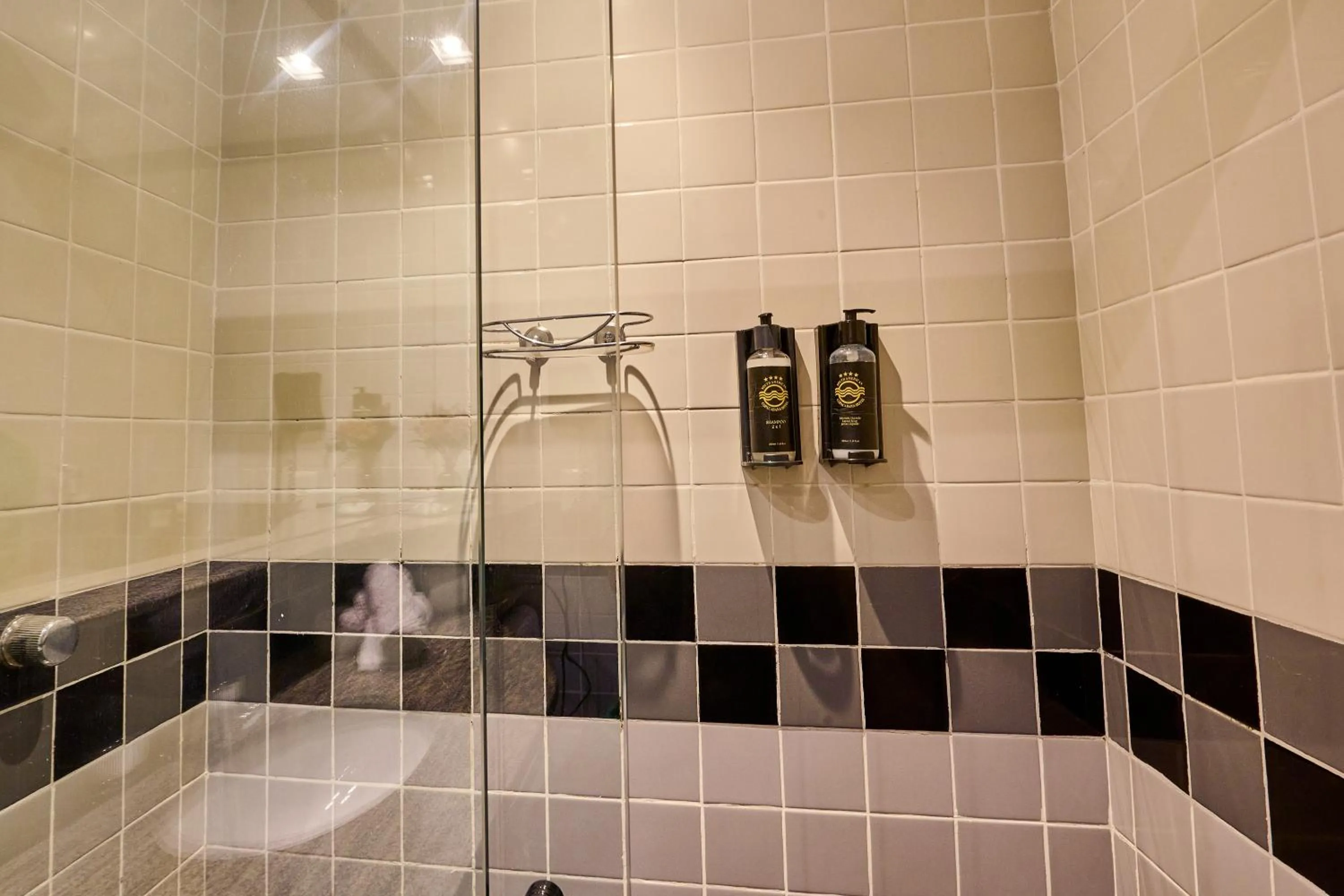 Bathroom in South American Copacabana Hotel