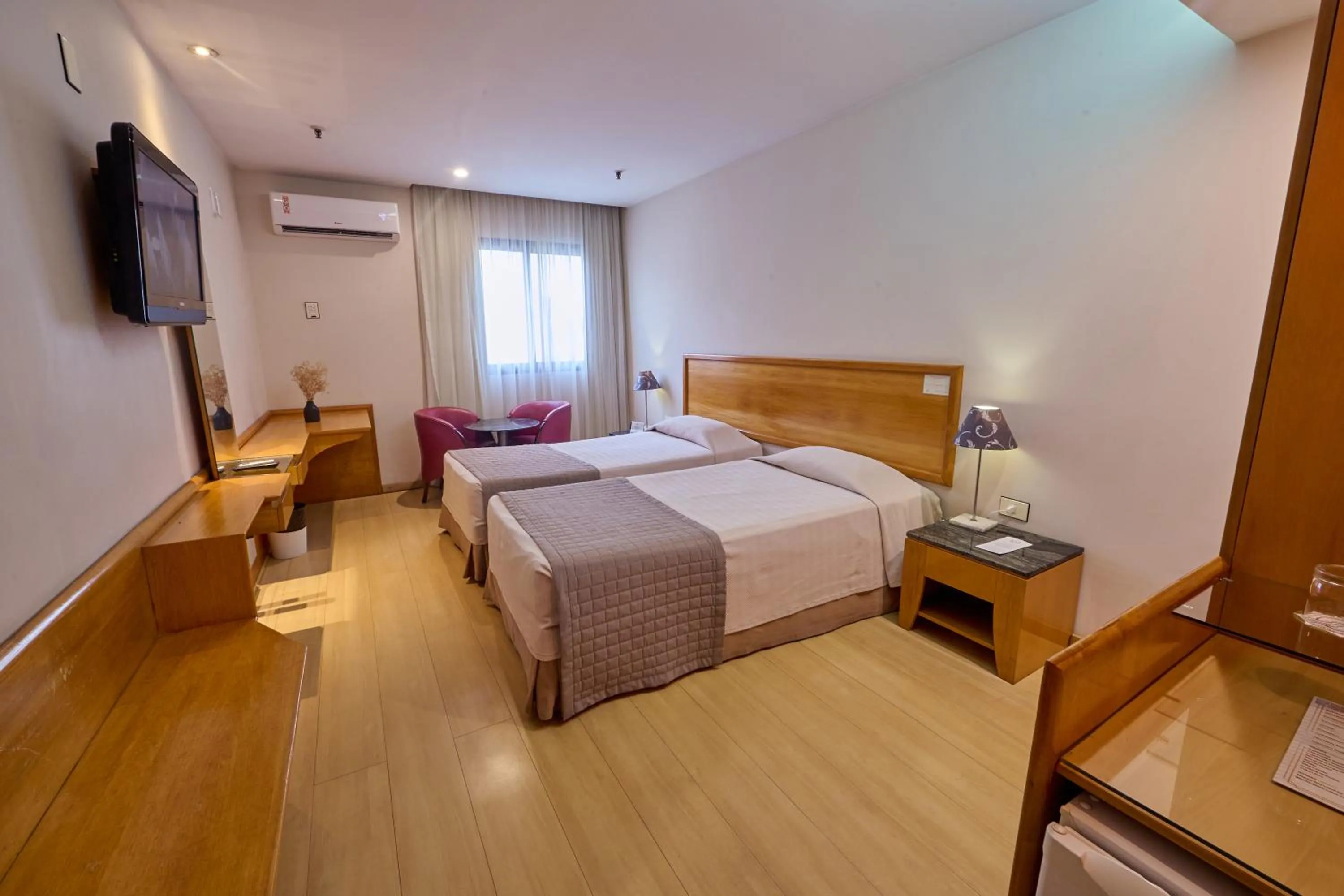 Bedroom, Bed in South American Copacabana Hotel