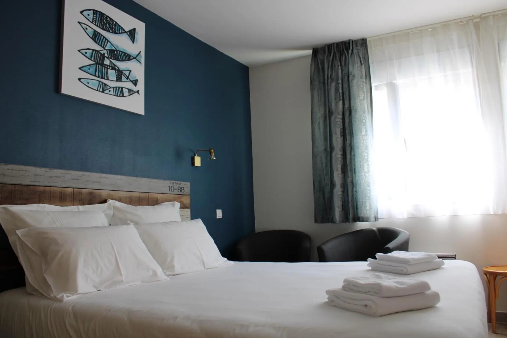 Bed in Hôtel Le Rivage vue sur mer - Châtelaillon-plage