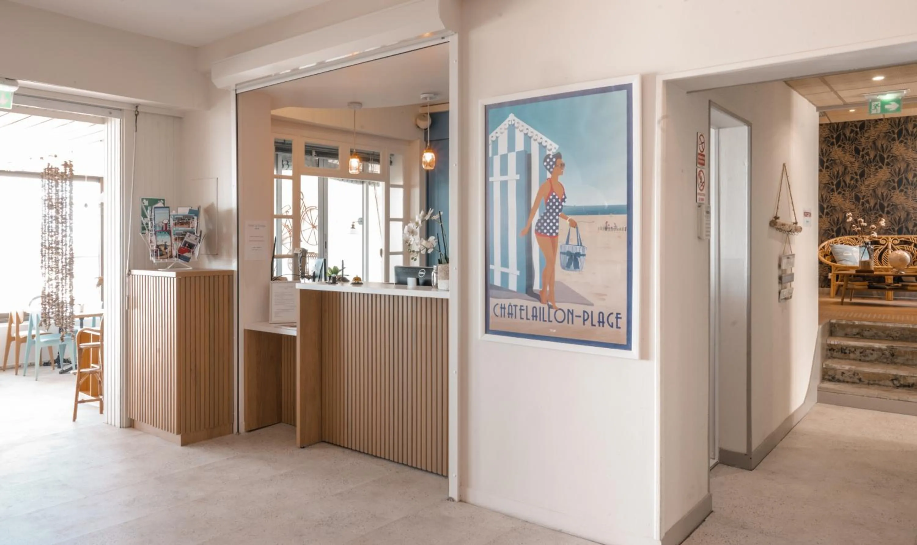 Lobby or reception in Hôtel Le Rivage vue sur mer - Châtelaillon-plage