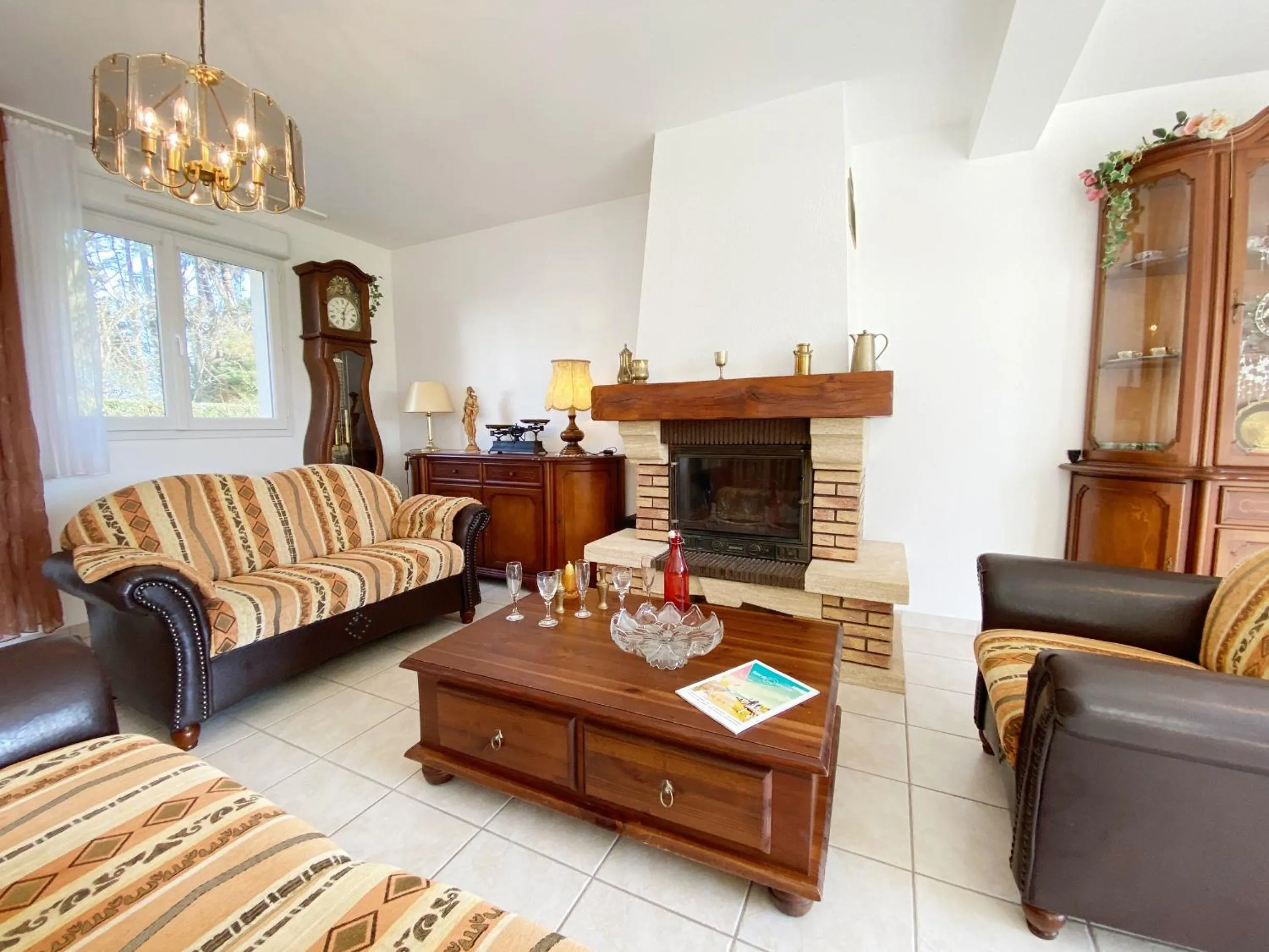 Communal lounge/ TV room in KERBACHIQUE - Maison, Confort, Jardin - C89