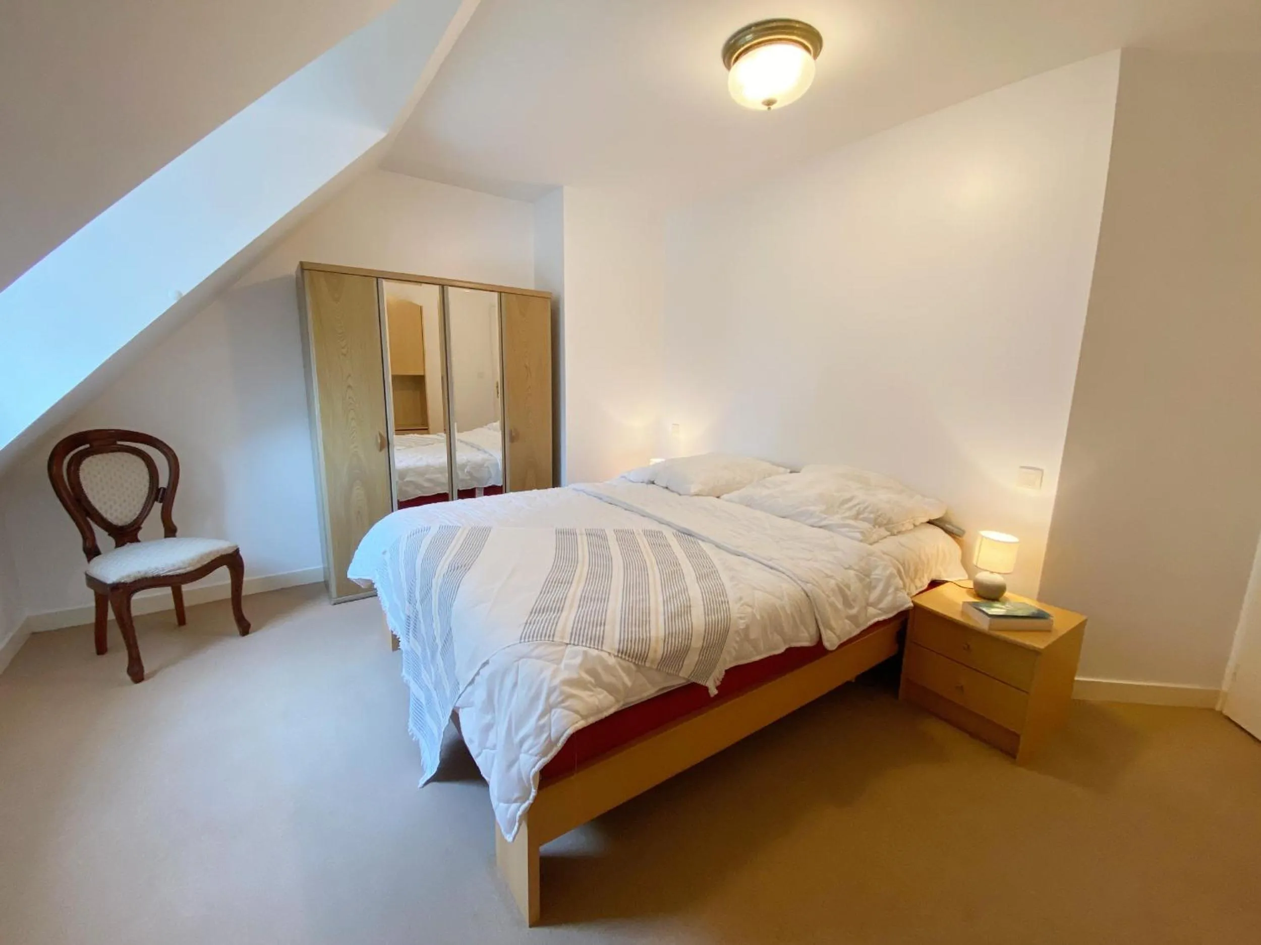 Bed in KERBACHIQUE - Maison, Confort, Jardin - C89