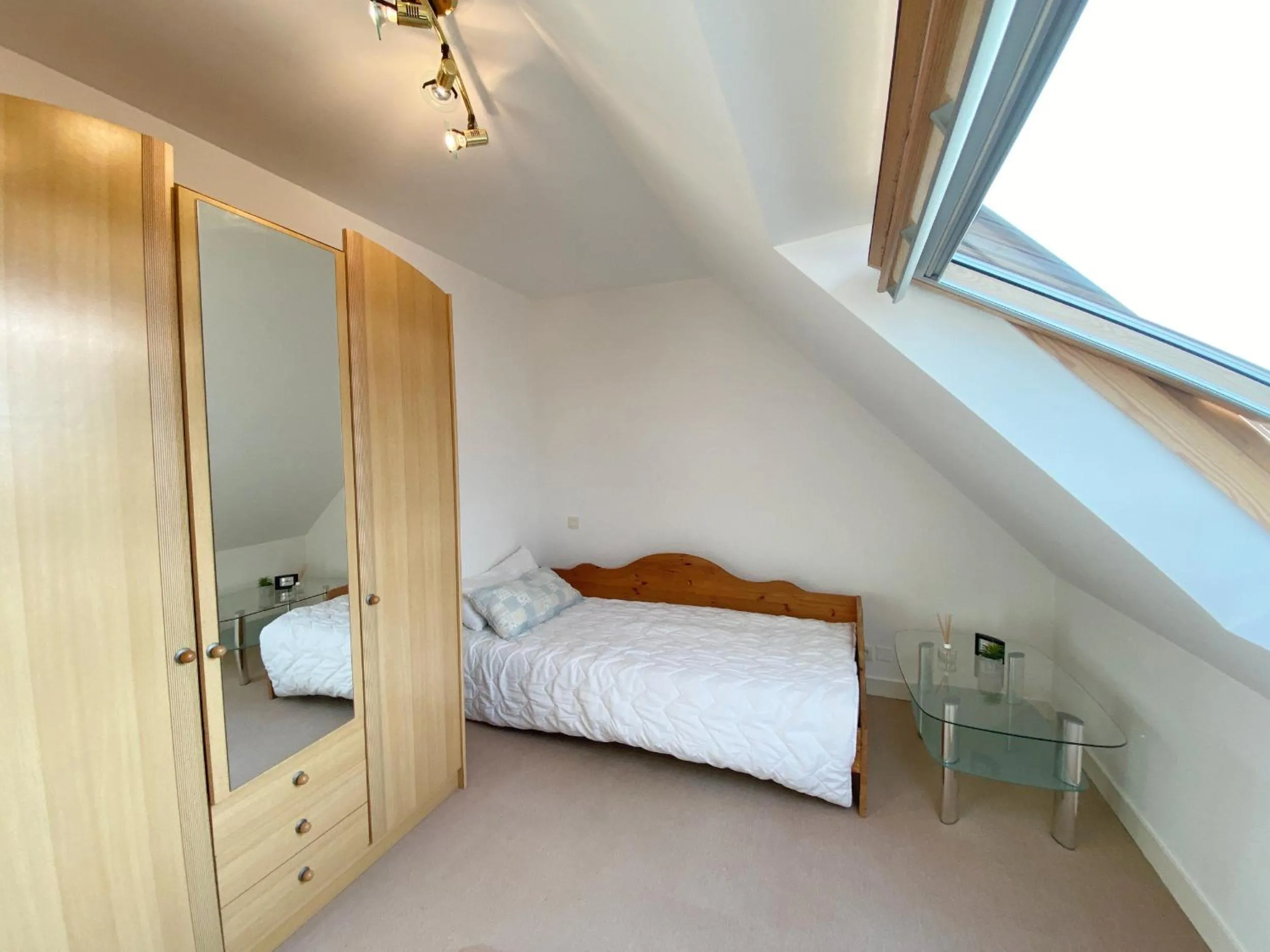 Bed in KERBACHIQUE - Maison, Confort, Jardin - C89