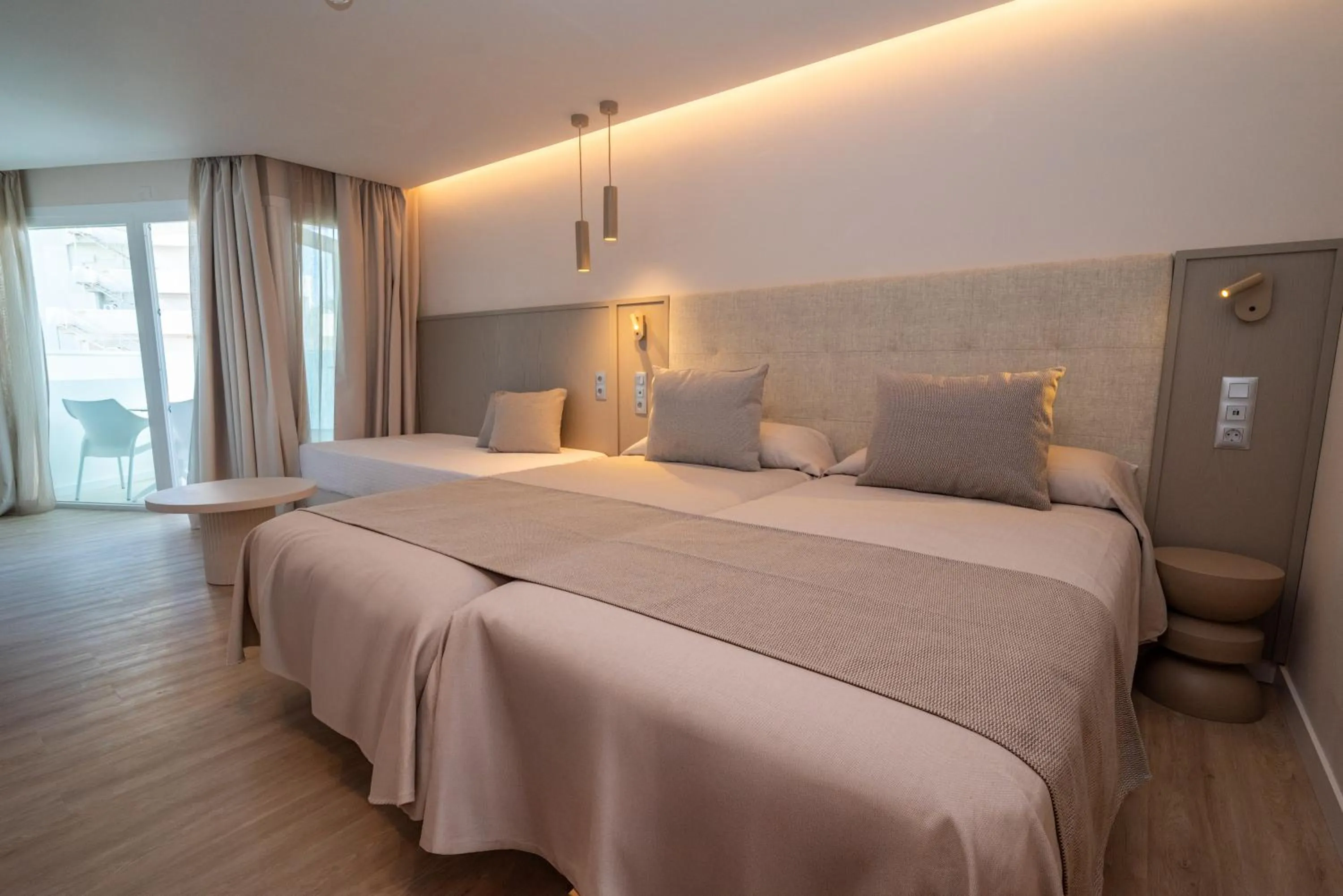 Bedroom, Bed in Hotel Sahara Playa