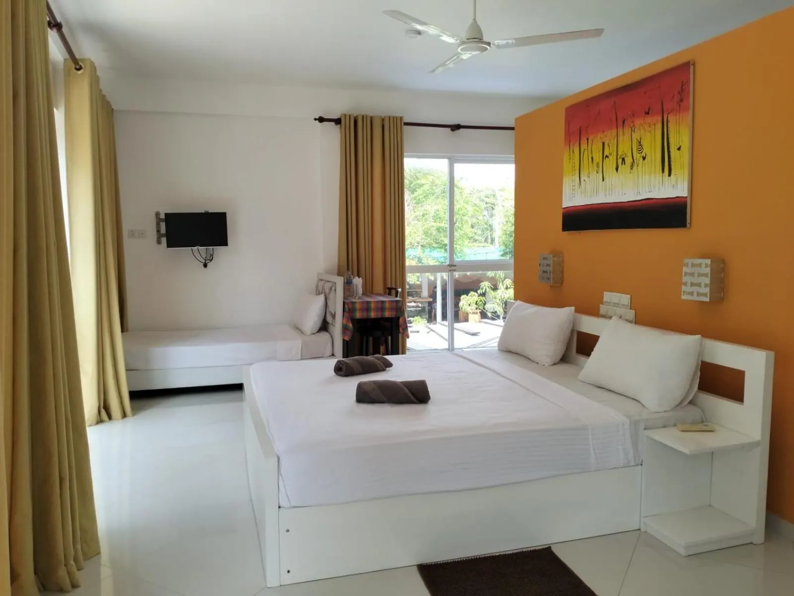 Photo of the whole room, Bed in Hotel Good Life Unawatuna
