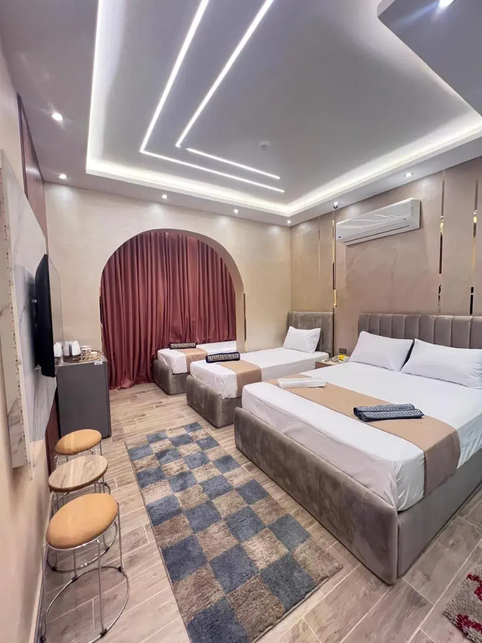 Comfort Quadruple Room - single occupancy in Cairo Crystal Hotel Comfort Quadruple Room - single occupancy in Cairo Crystal Hotel