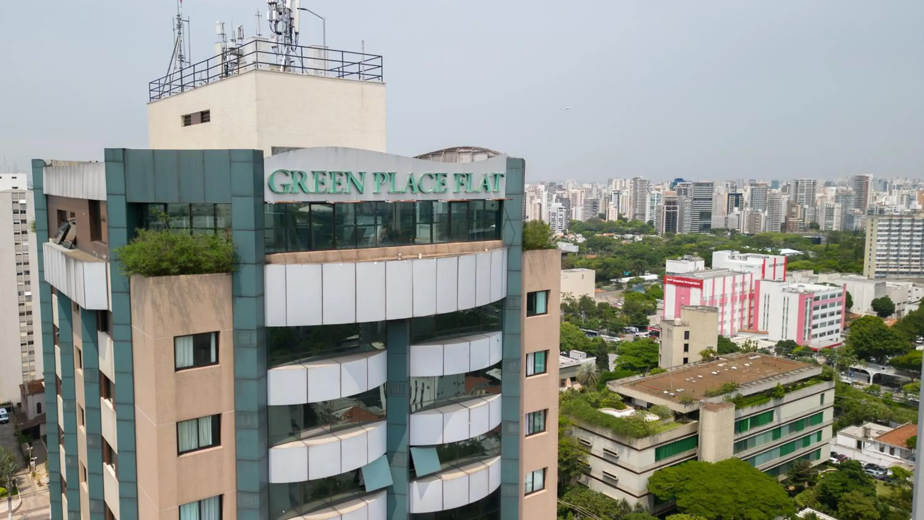 Facade/entrance in Green Place Ibirapuera Facade/entrance in Green Place Ibirapuera