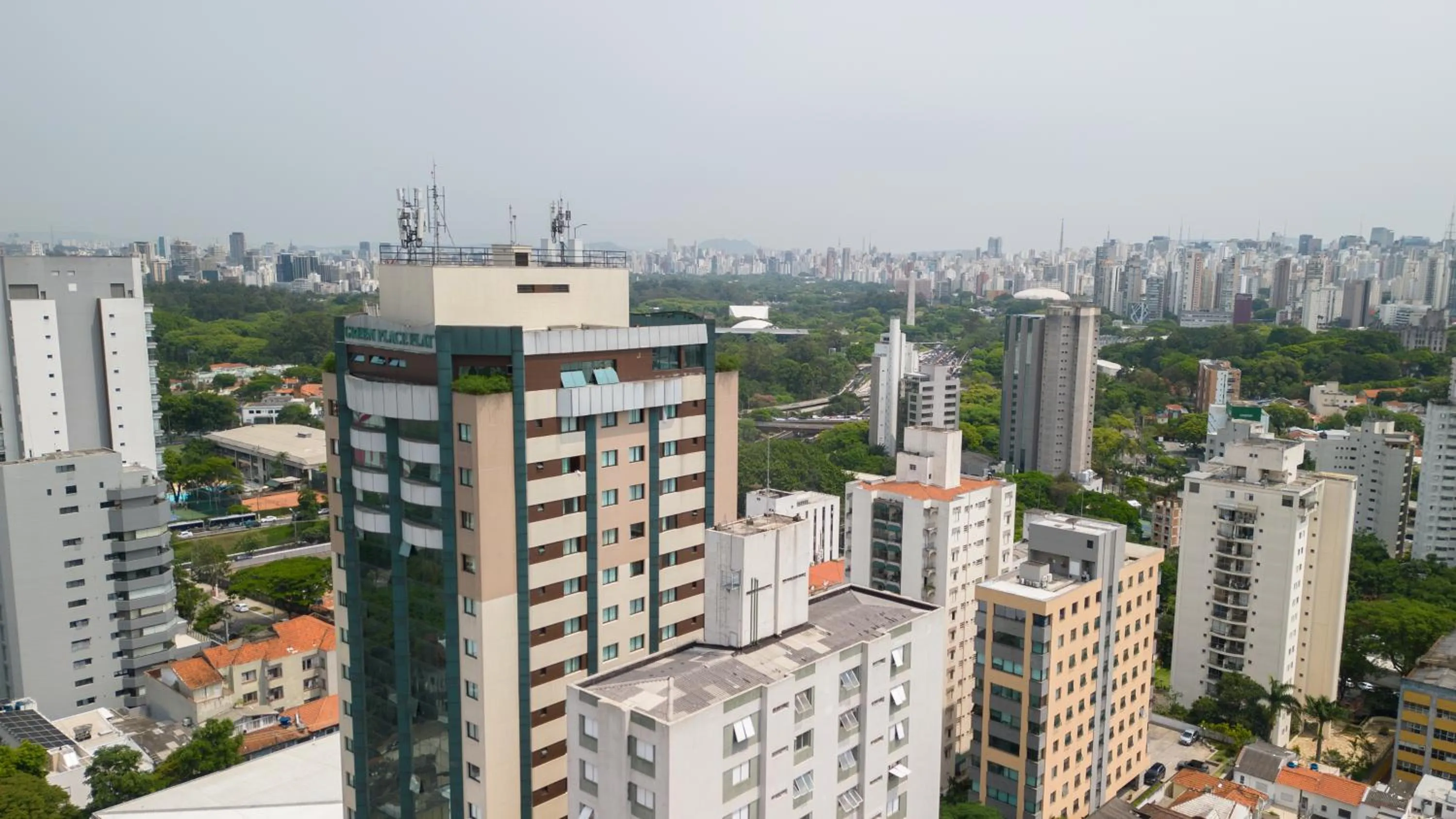 Property building in Green Place Ibirapuera