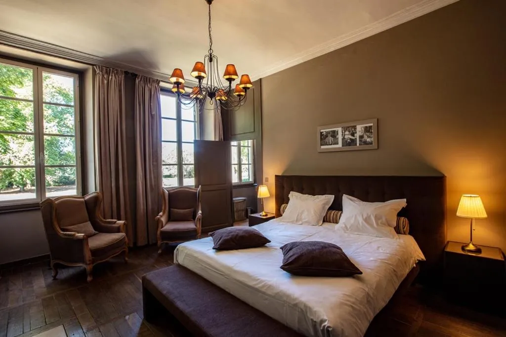 Bed in Château de Planchevienne
