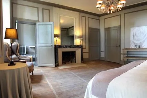 Bed in Château de Planchevienne