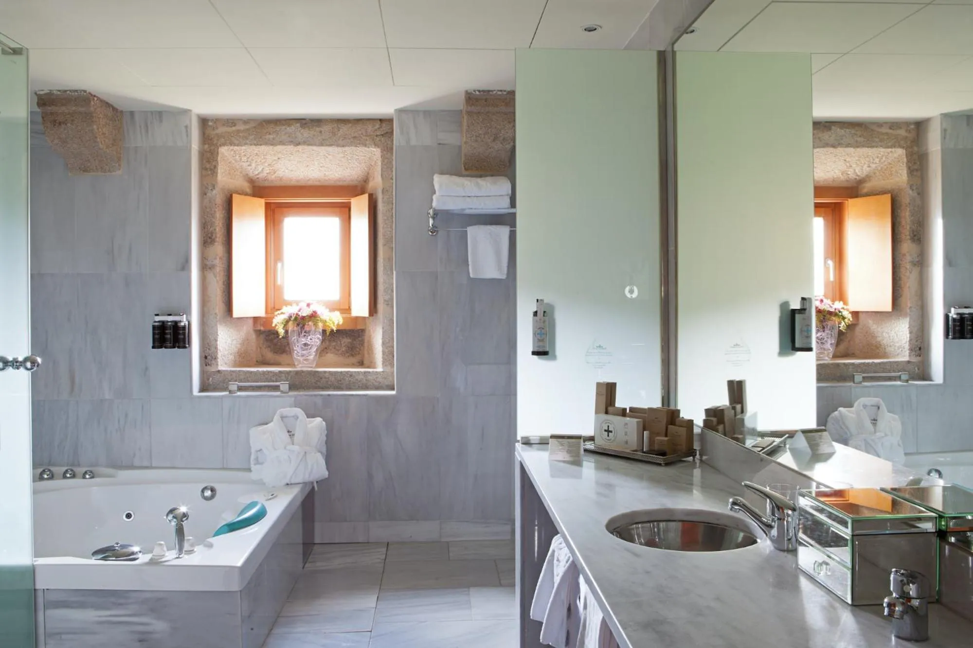 Toilet in Parador de Santo Estevo