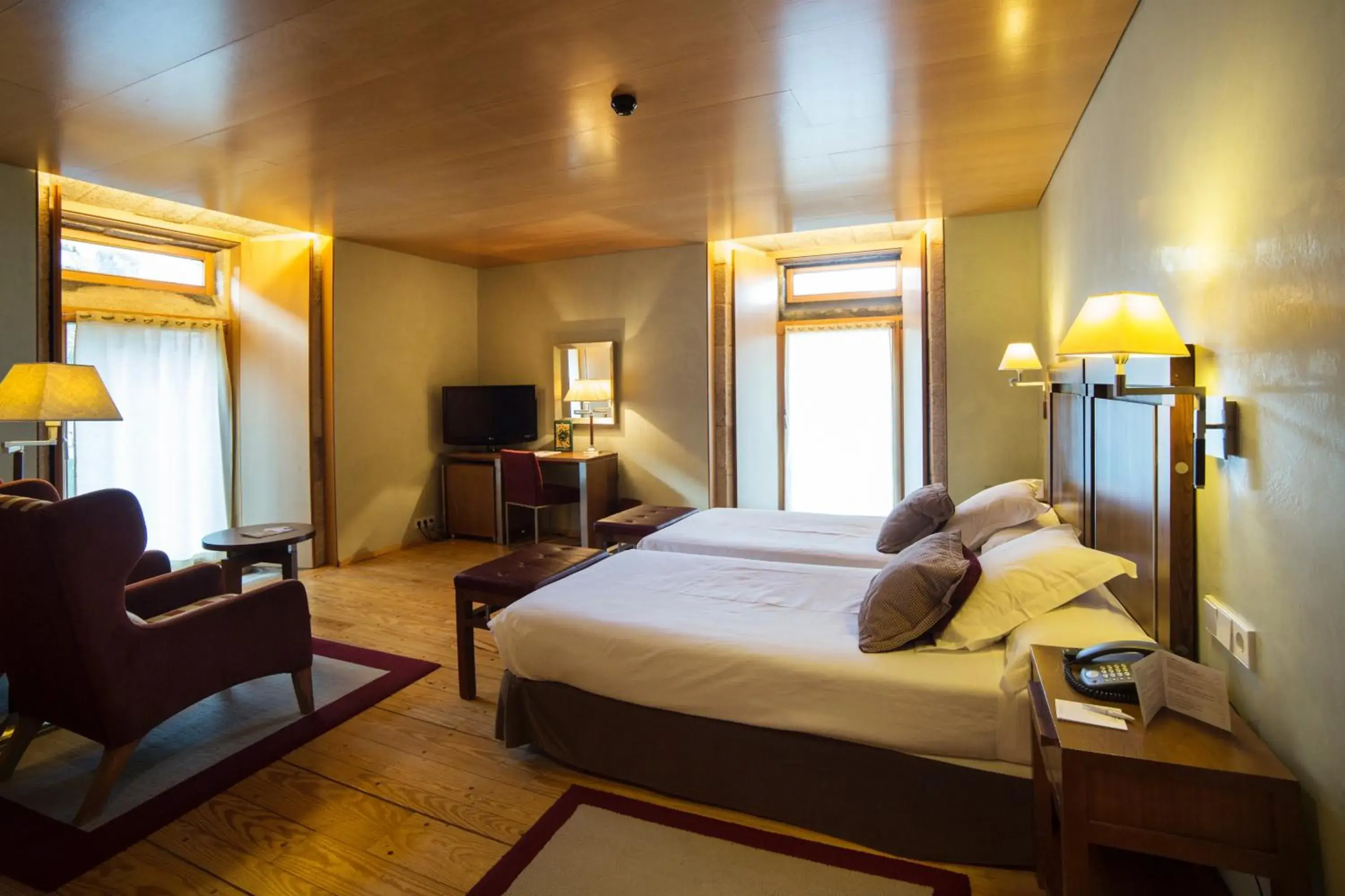 Photo of the whole room, Bed in Parador de Santo Estevo Photo of the whole room, Bed in Parador de Santo Estevo