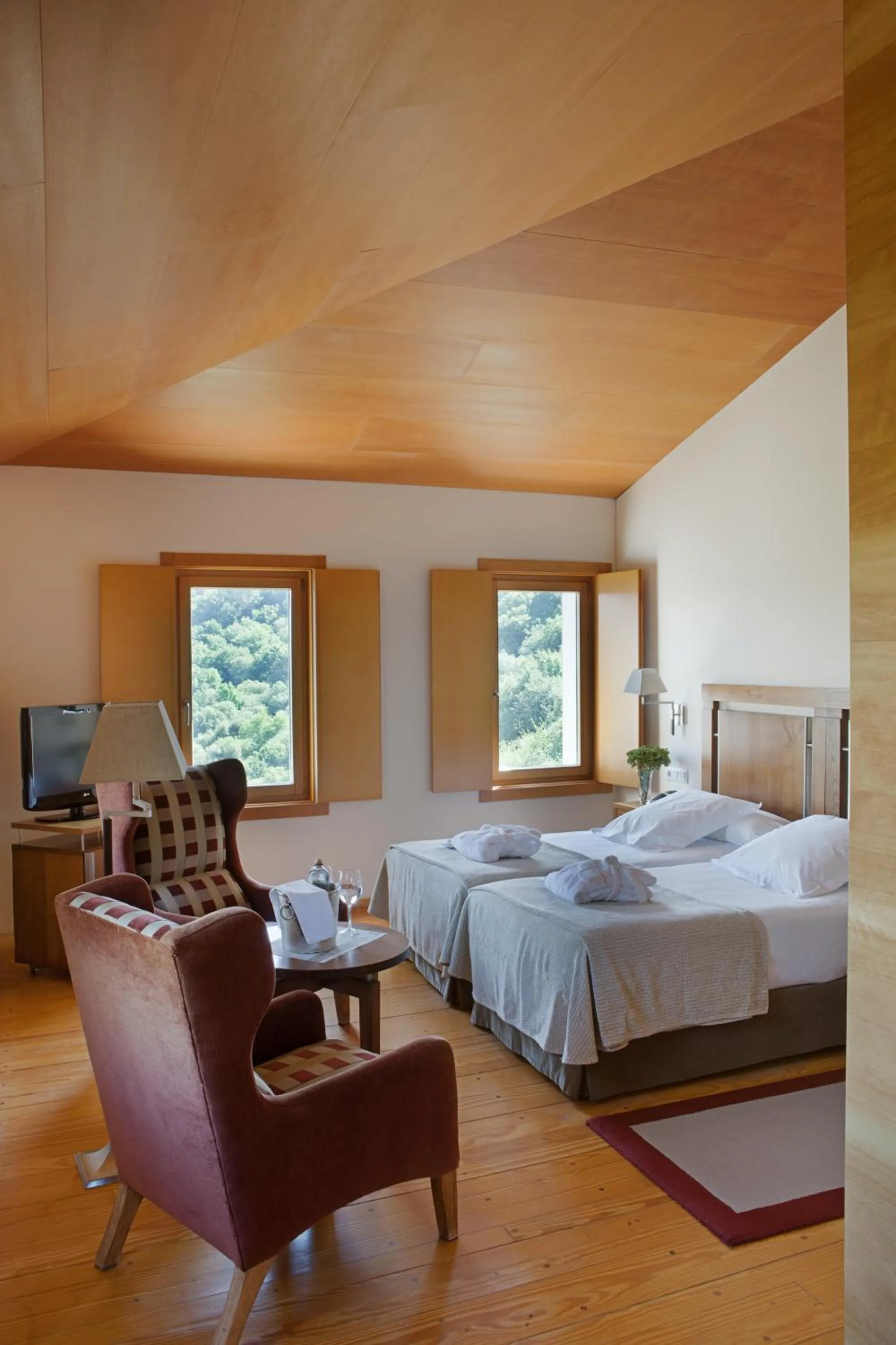 Bed in Parador de Santo Estevo