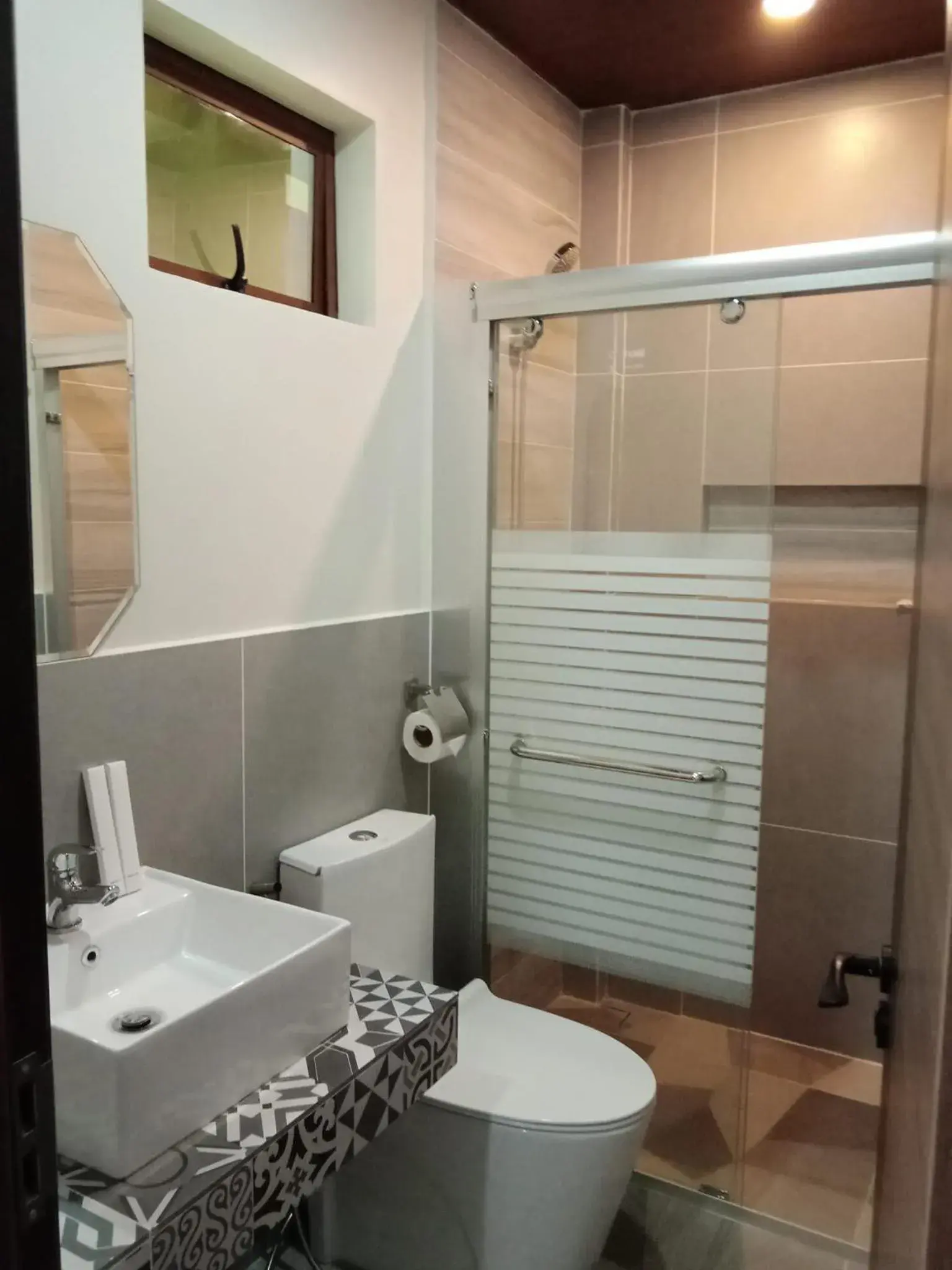 Deluxe Twin Room in Bugnaw Si-e Beach Resort Deluxe Twin Room in Bugnaw Si-e Beach Resort