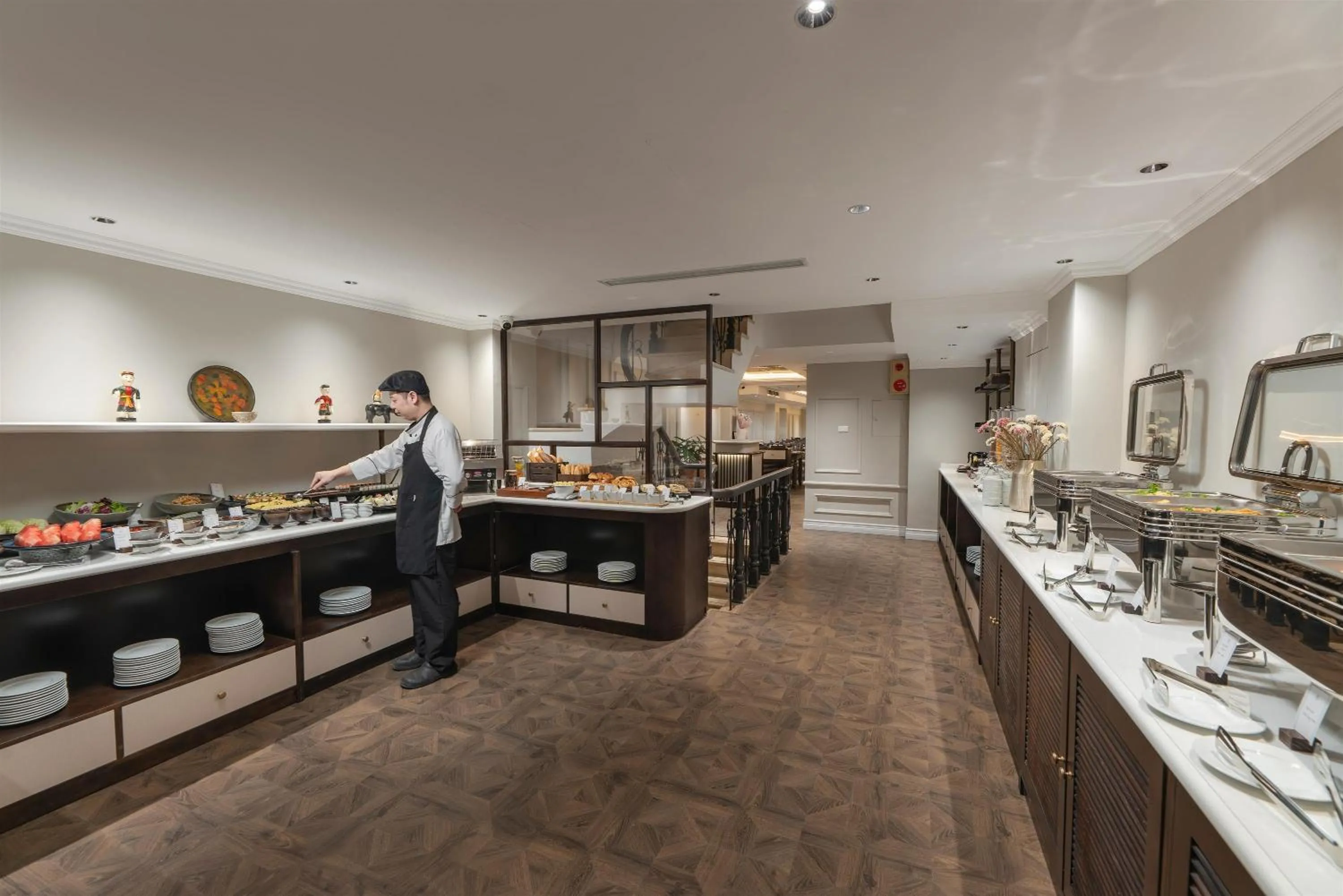 Restaurant/places to eat in Bespoke Boutique Hotel Hanoi