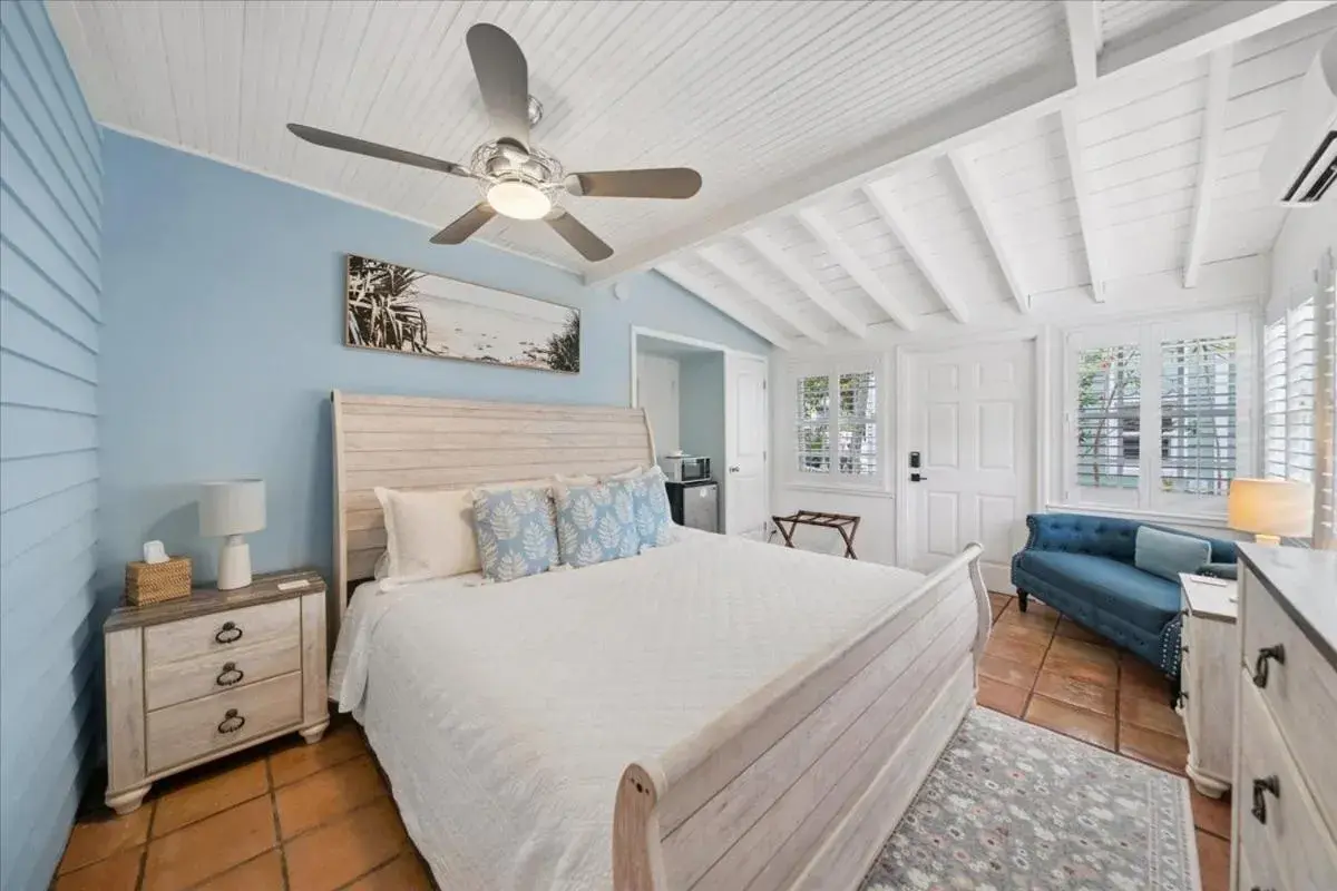 Deluxe King Room in SeaGlass Inn Bed and Breakfast Deluxe King Room in SeaGlass Inn Bed and Breakfast