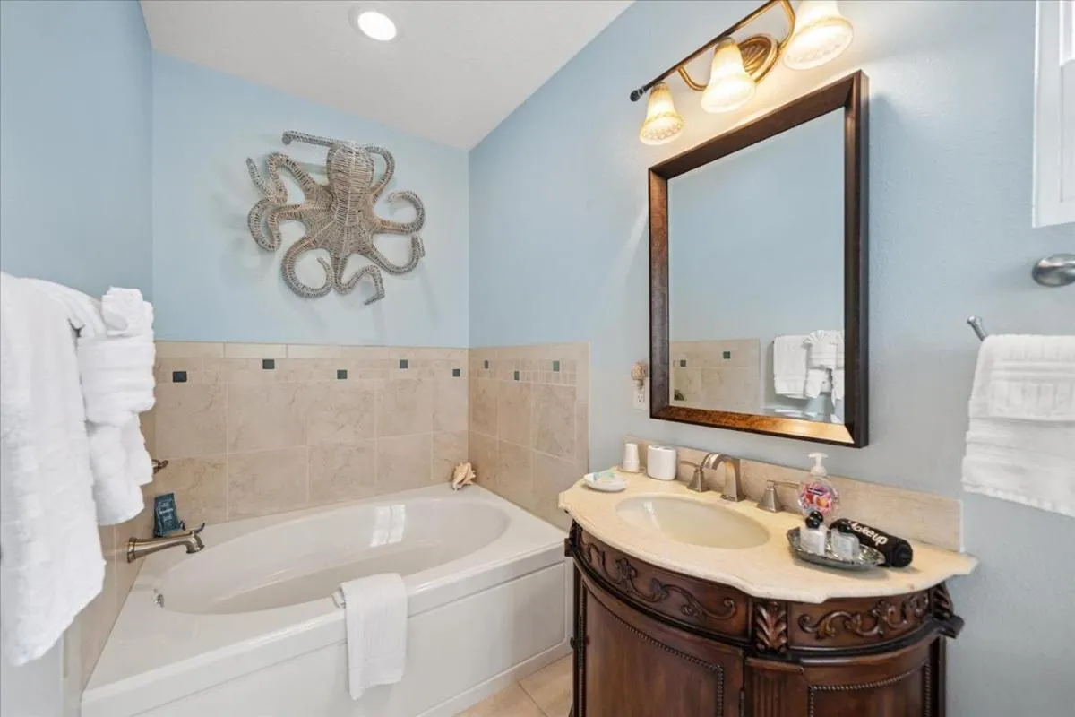 Bathroom in SeaGlass Inn Bed and Breakfast
