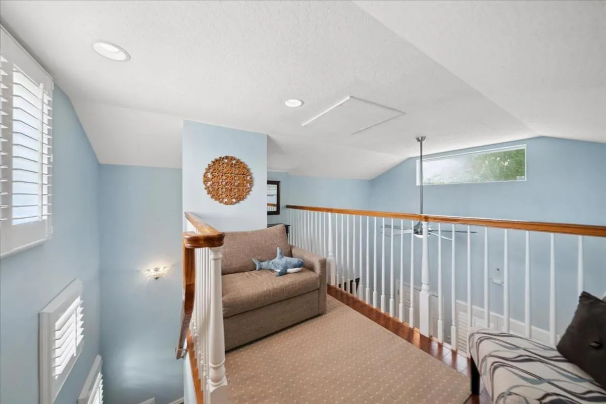 Bedroom, Bed in SeaGlass Inn Bed and Breakfast