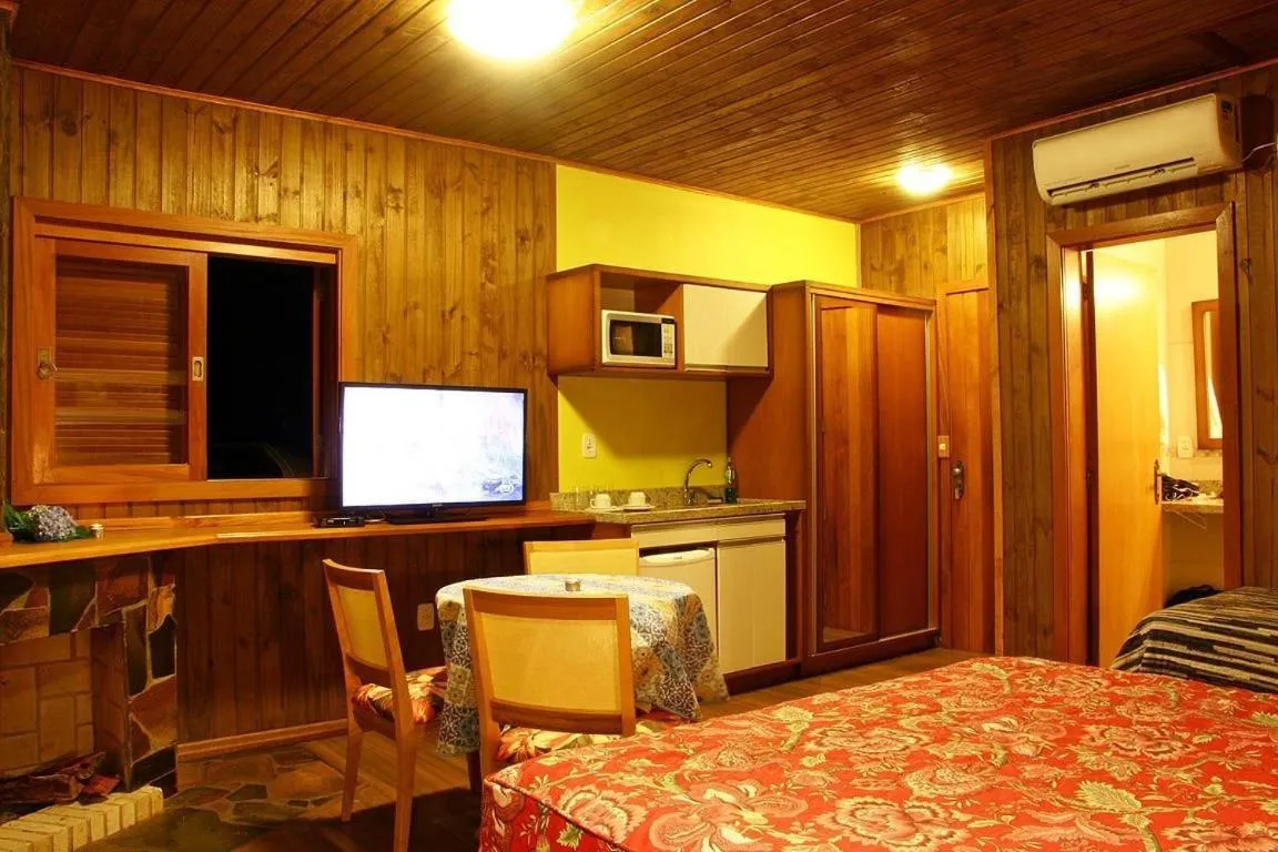 Dining area, Bed in Chalets do Vale