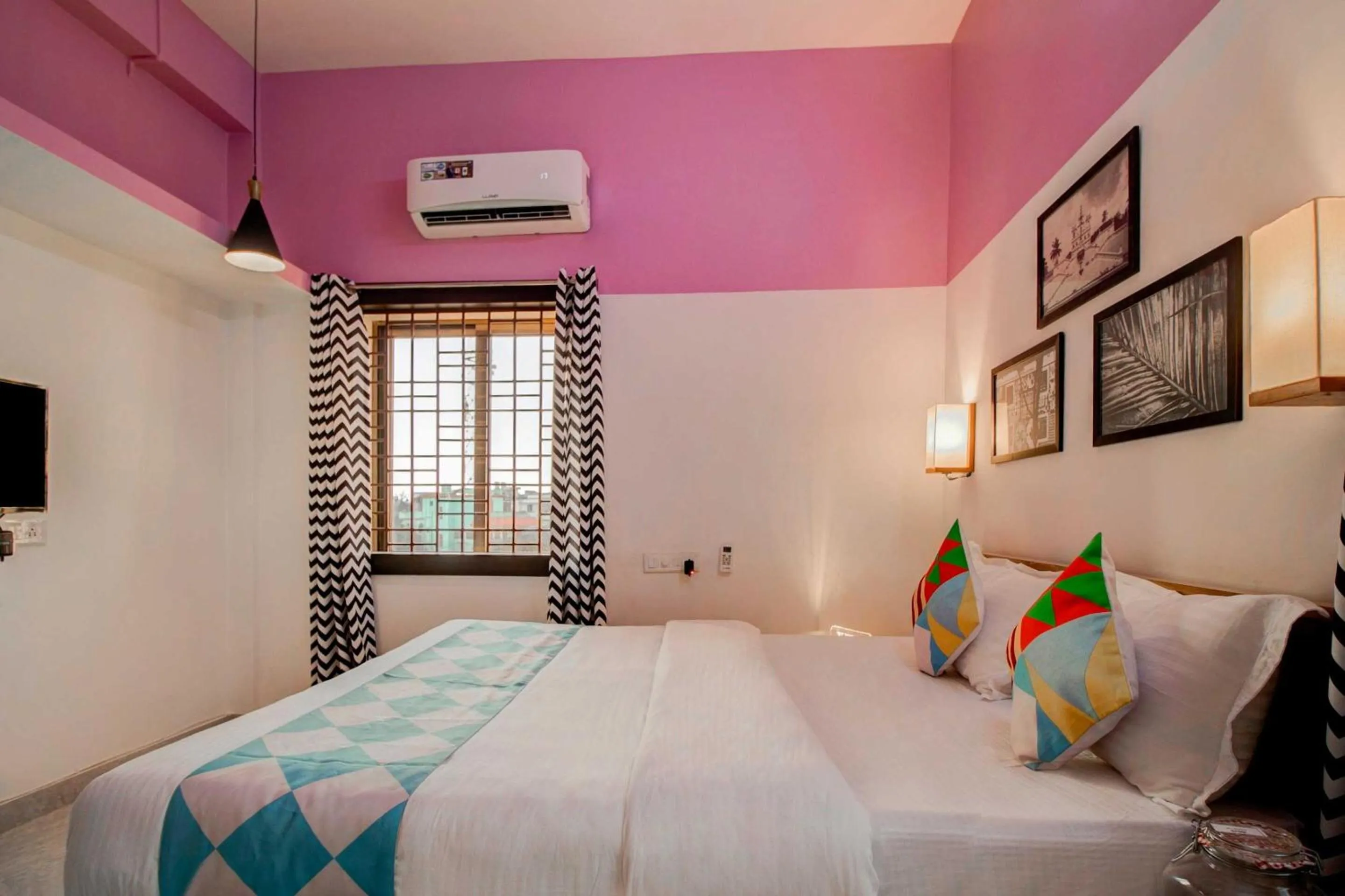 Bedroom, Bed in Hotel O Modern Stay Near ITER