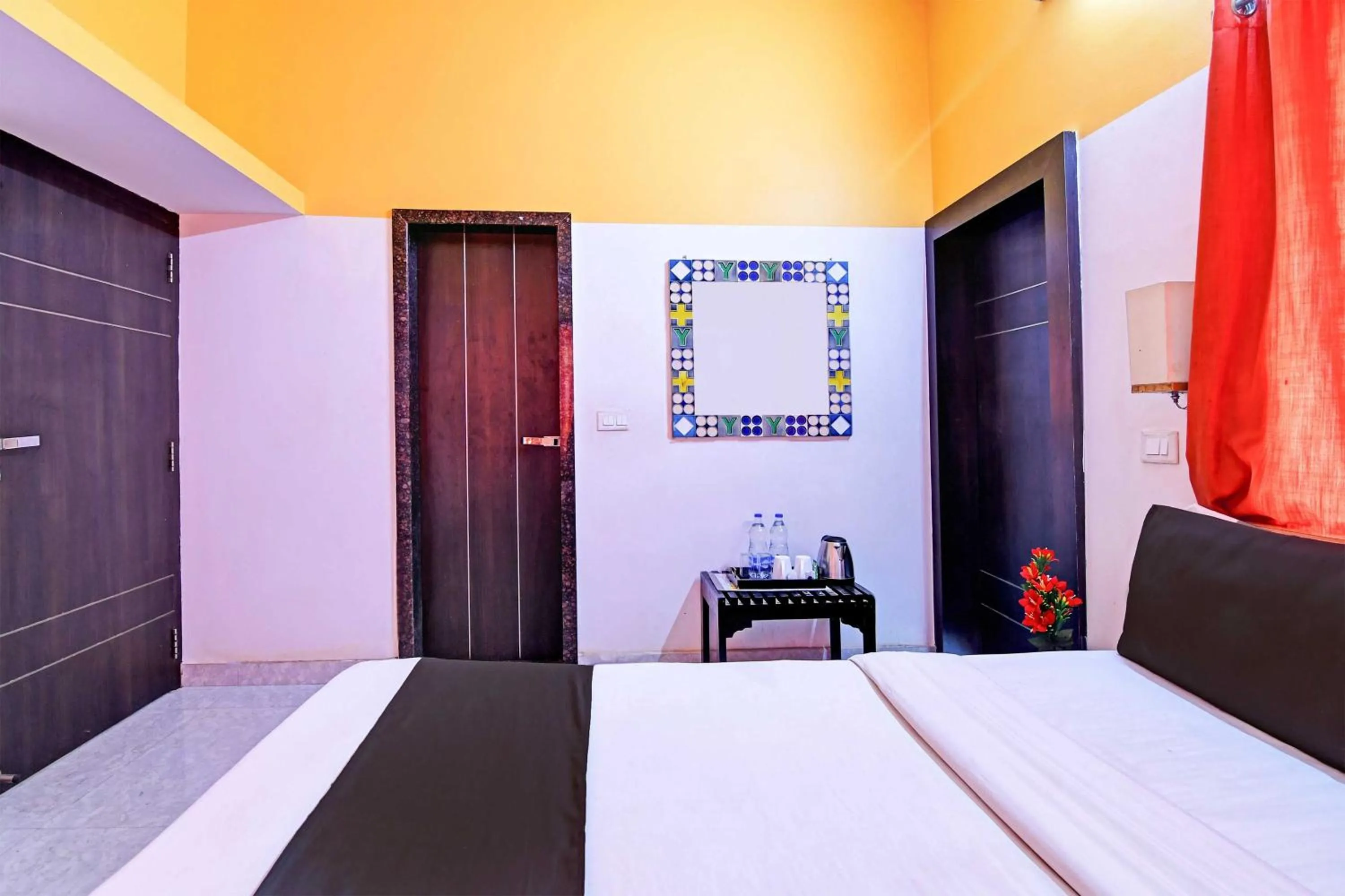 Bedroom, Bed in Hotel O Modern Stay Near ITER