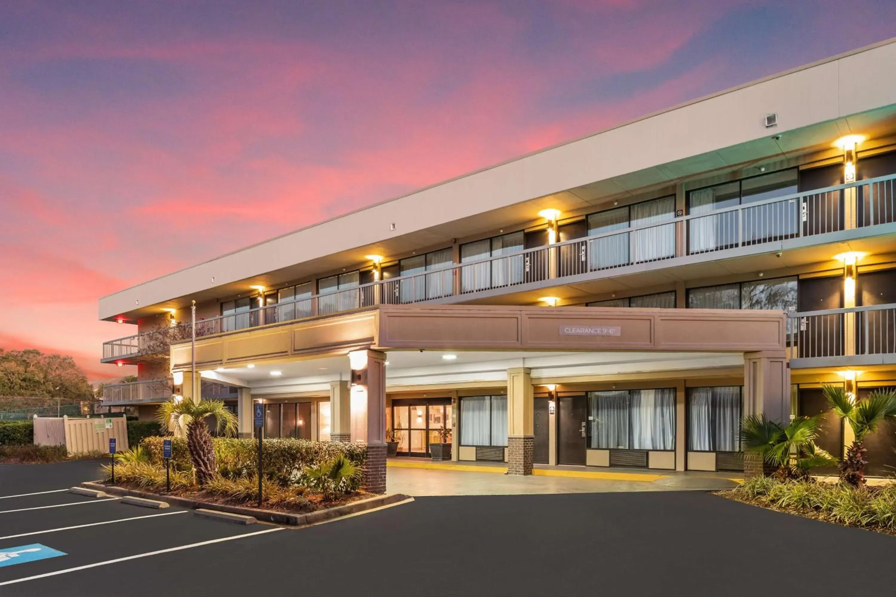 Property building in Spark by Hilton Hilton Head Island Property building in Spark by Hilton Hilton Head Island