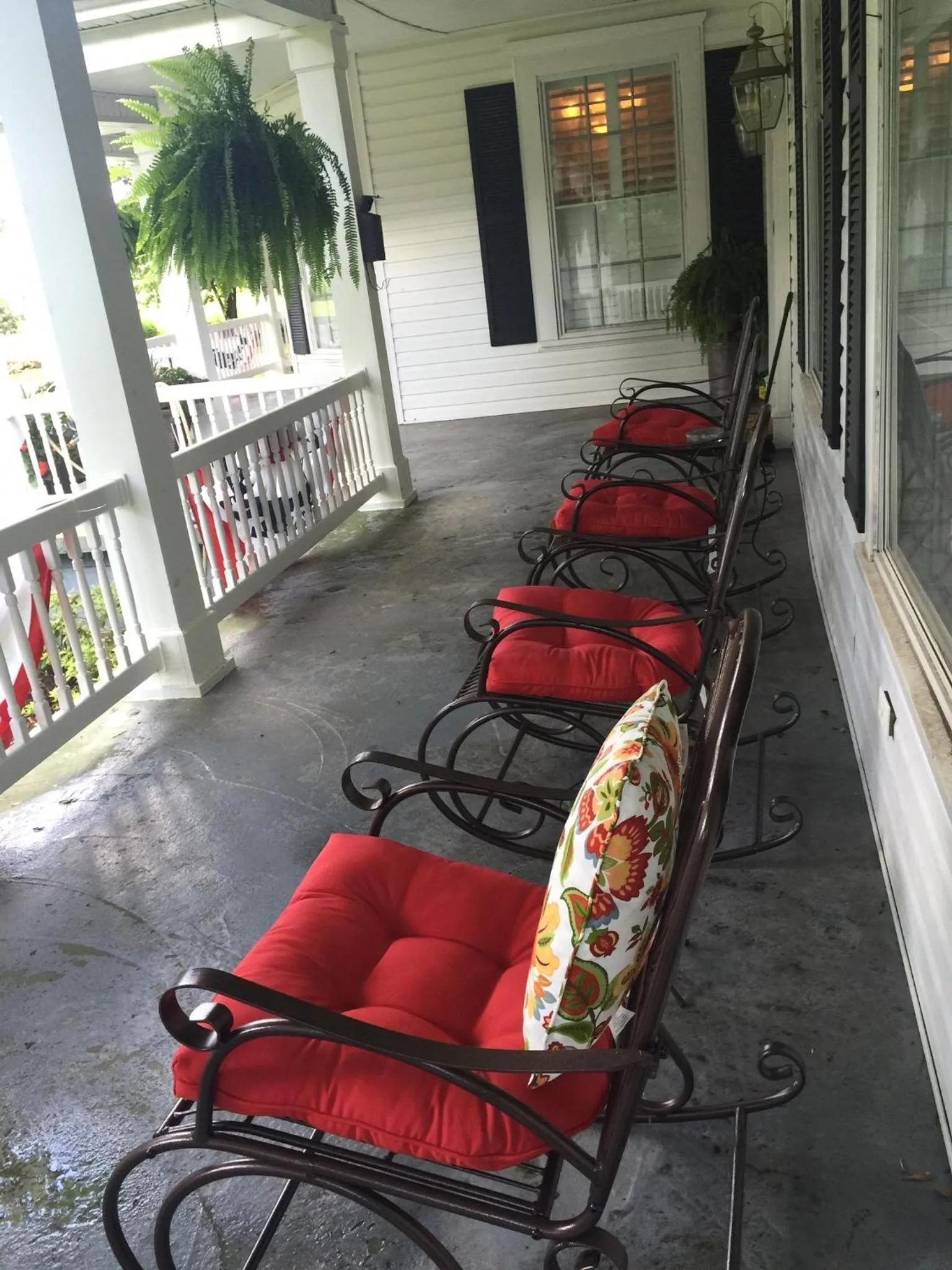 Seating area in Huffman House Bed & Breakfast