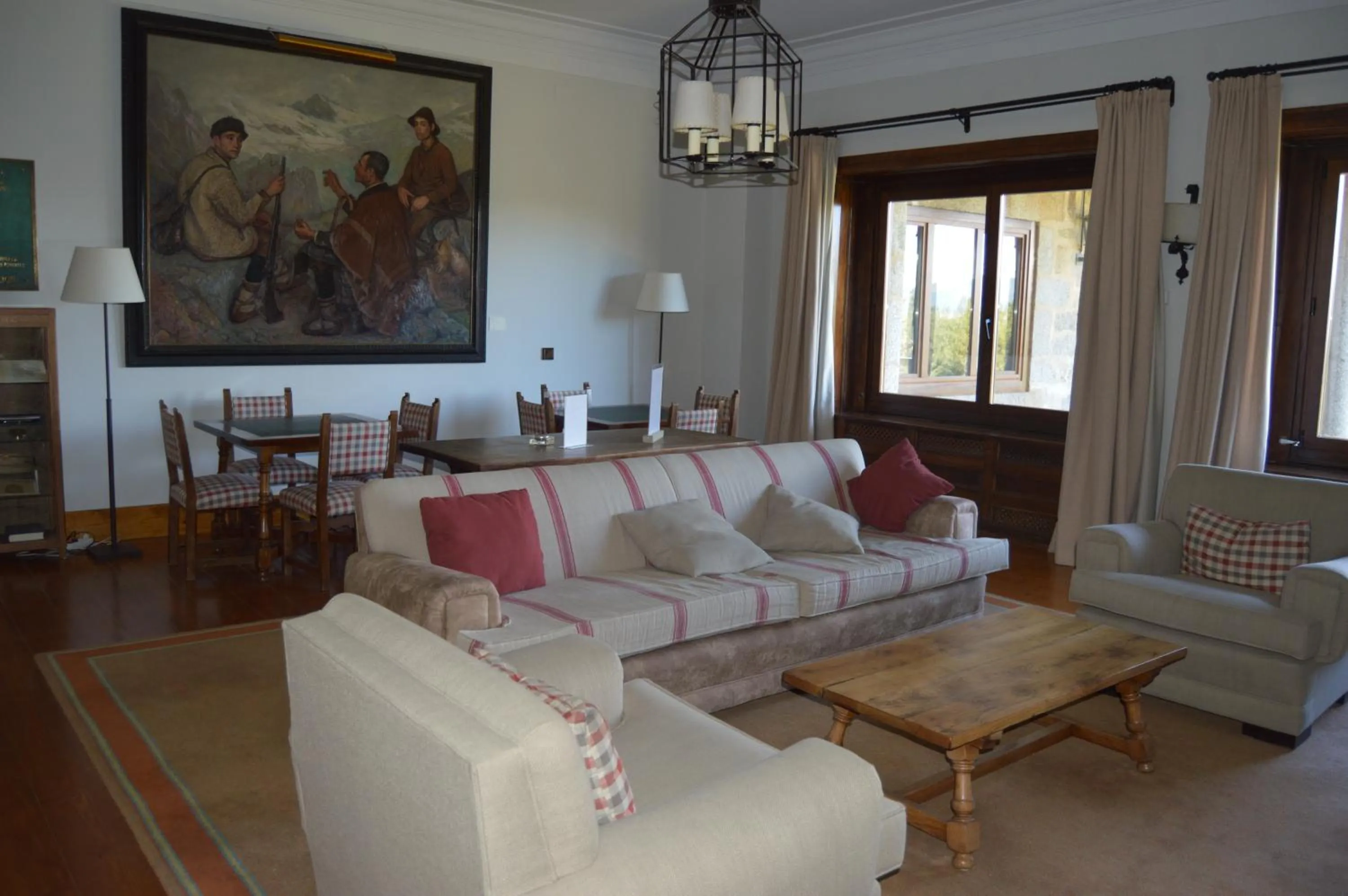 Library in Parador de Gredos