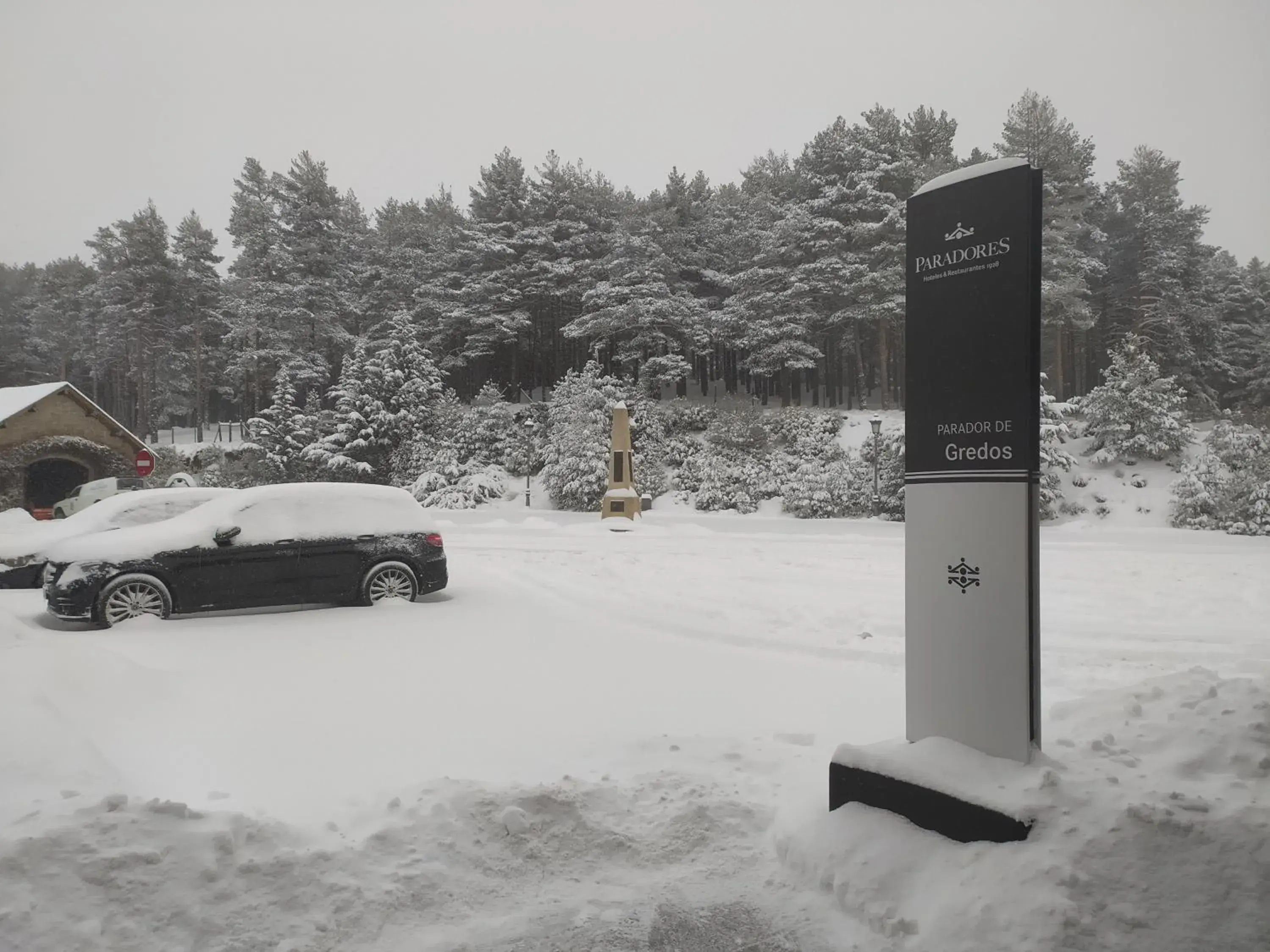 Facade/entrance in Parador de Gredos Facade/entrance in Parador de Gredos