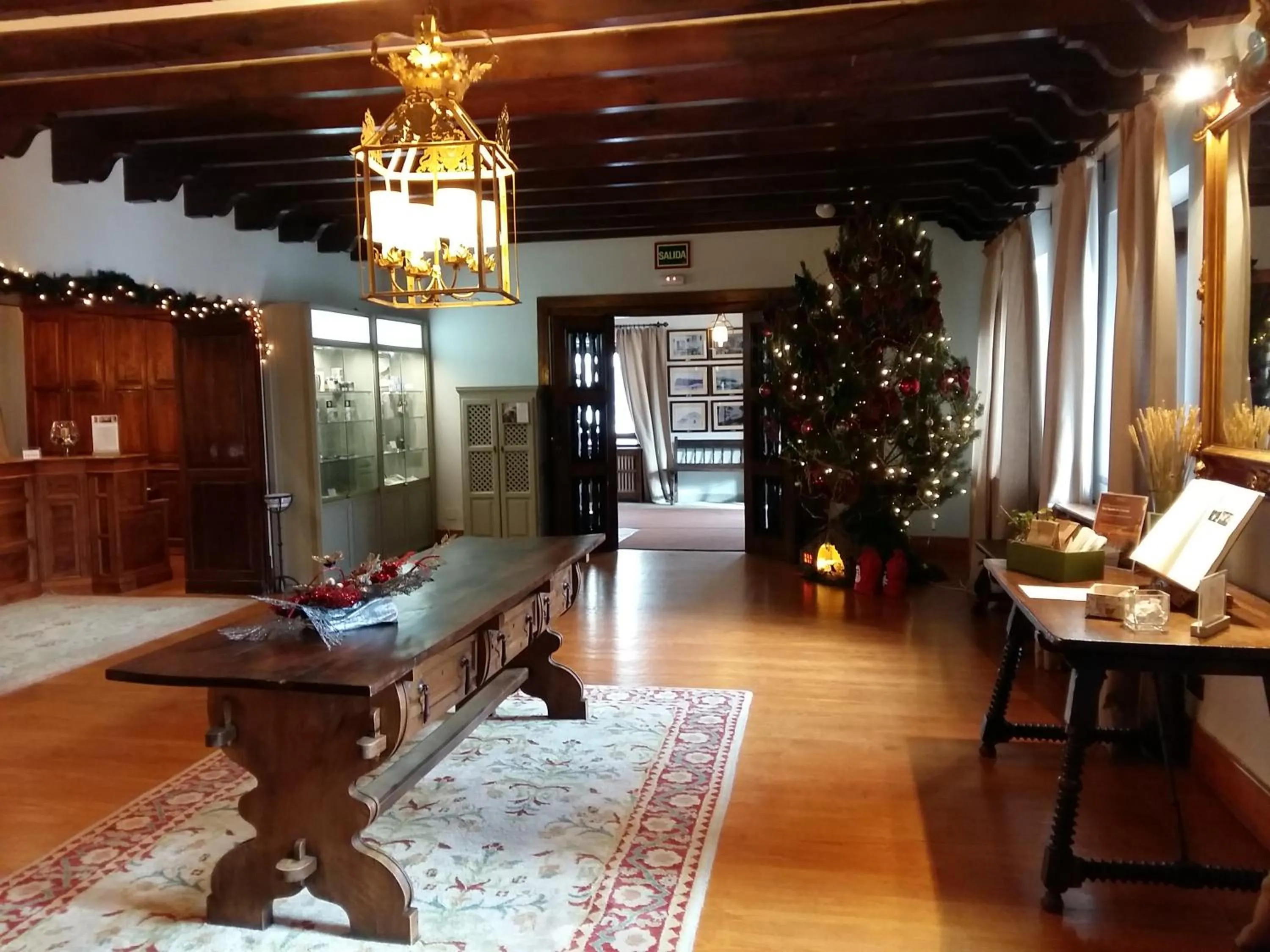 Lobby or reception in Parador de Gredos