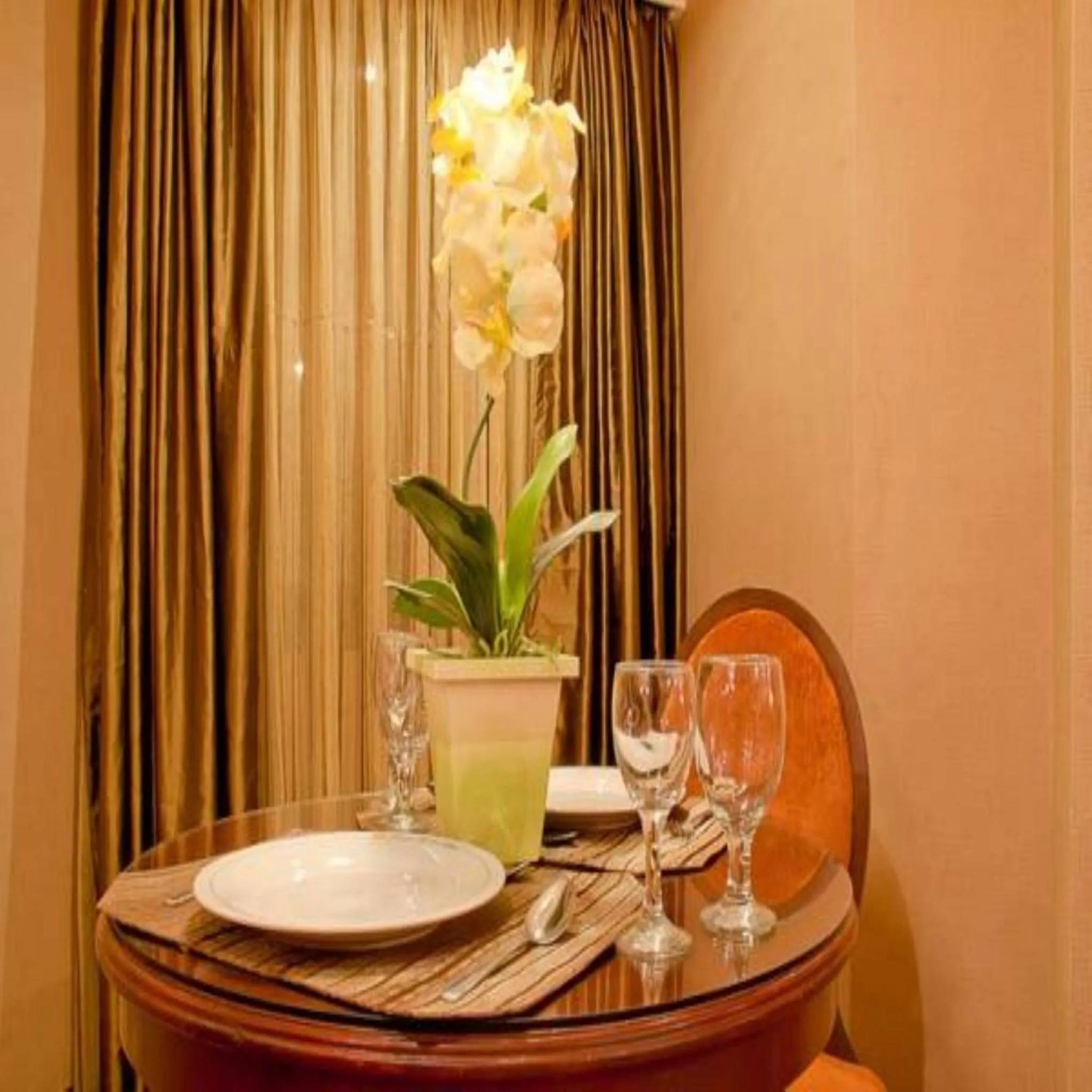 Dining area in Royal Garden Hotel