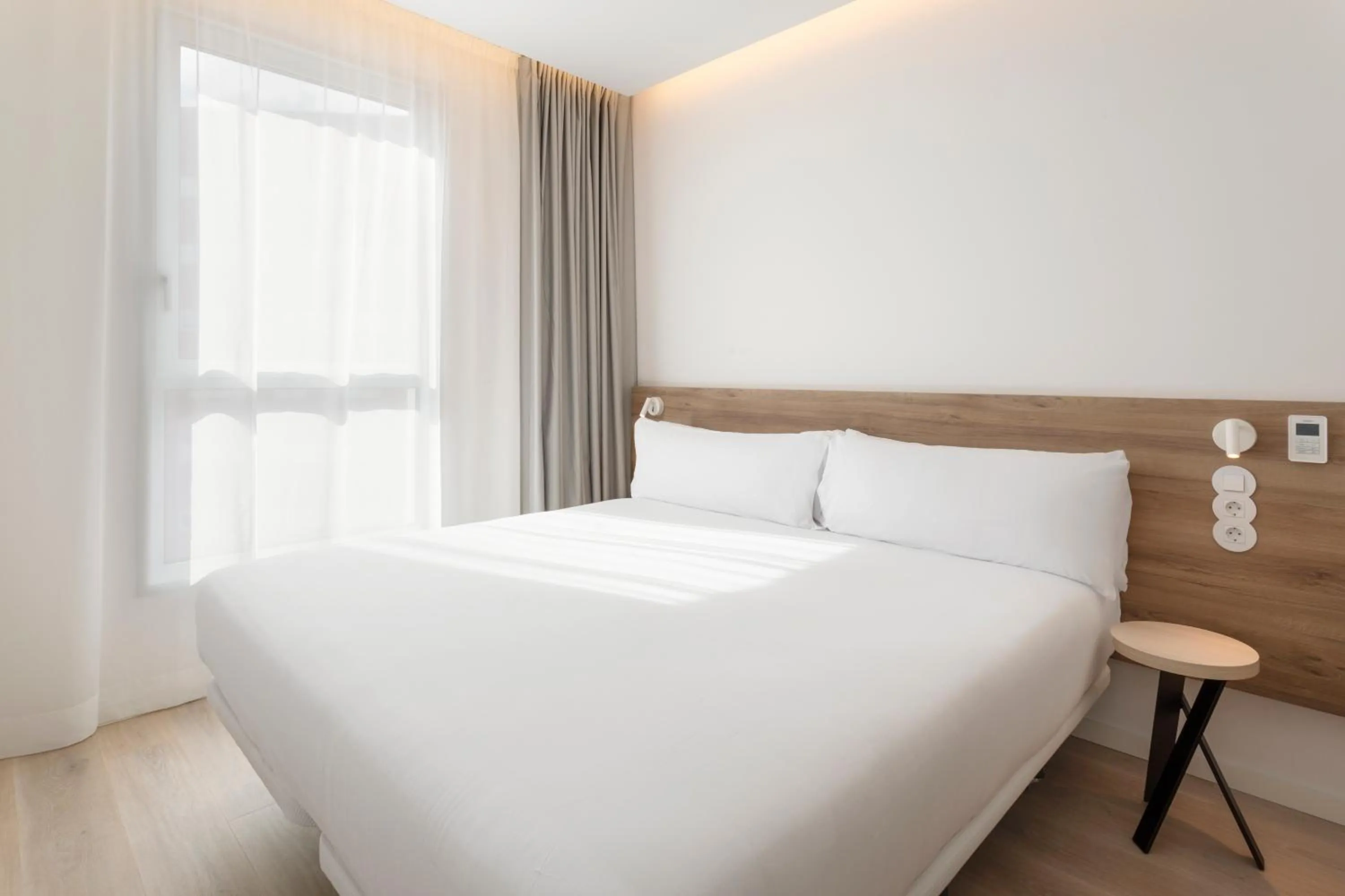 Bed in B&B HOTEL Setúbal Bonfim