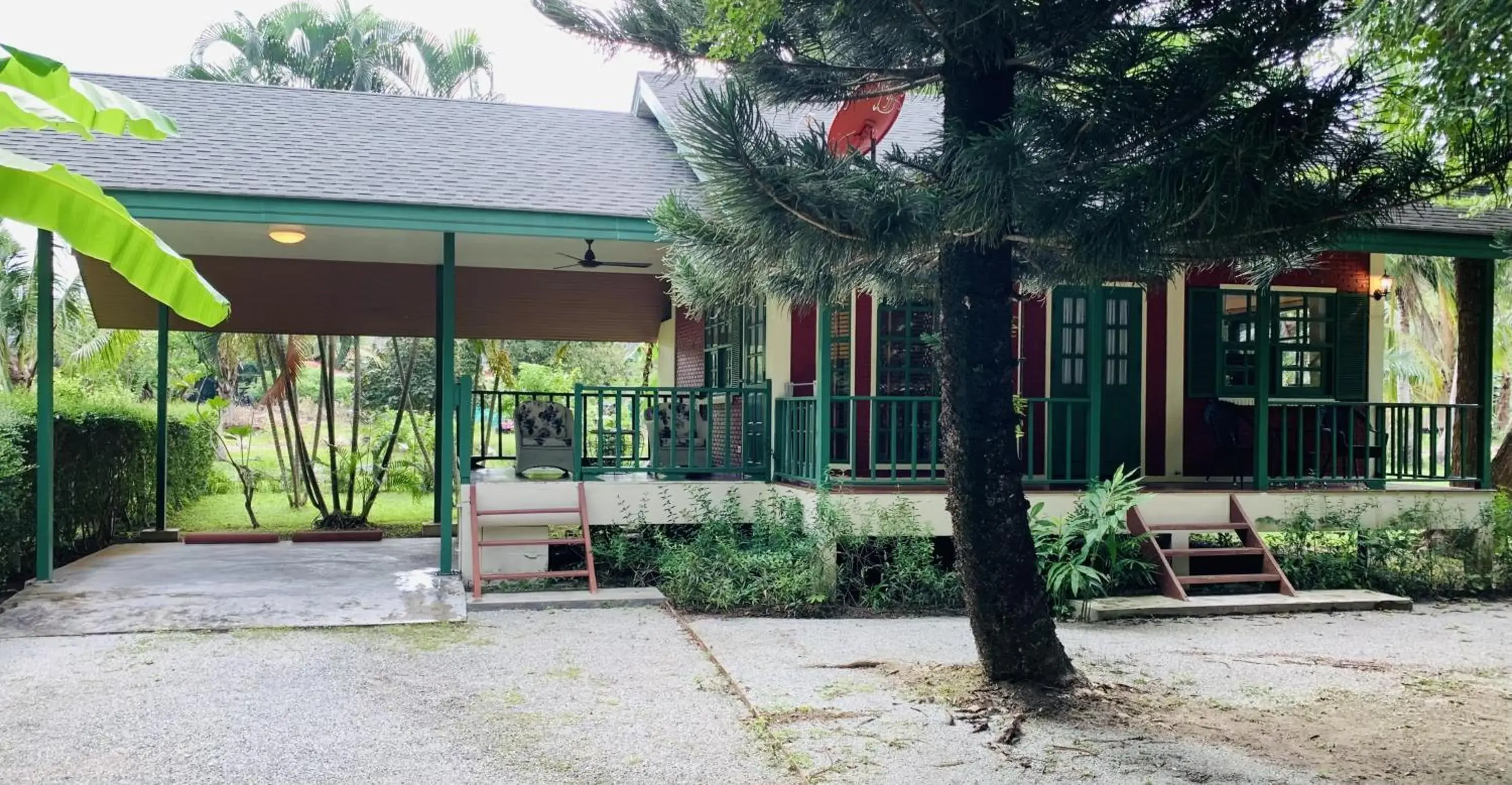 Property building in Fisherman Way Beach Villa Property building in Fisherman Way Beach Villa