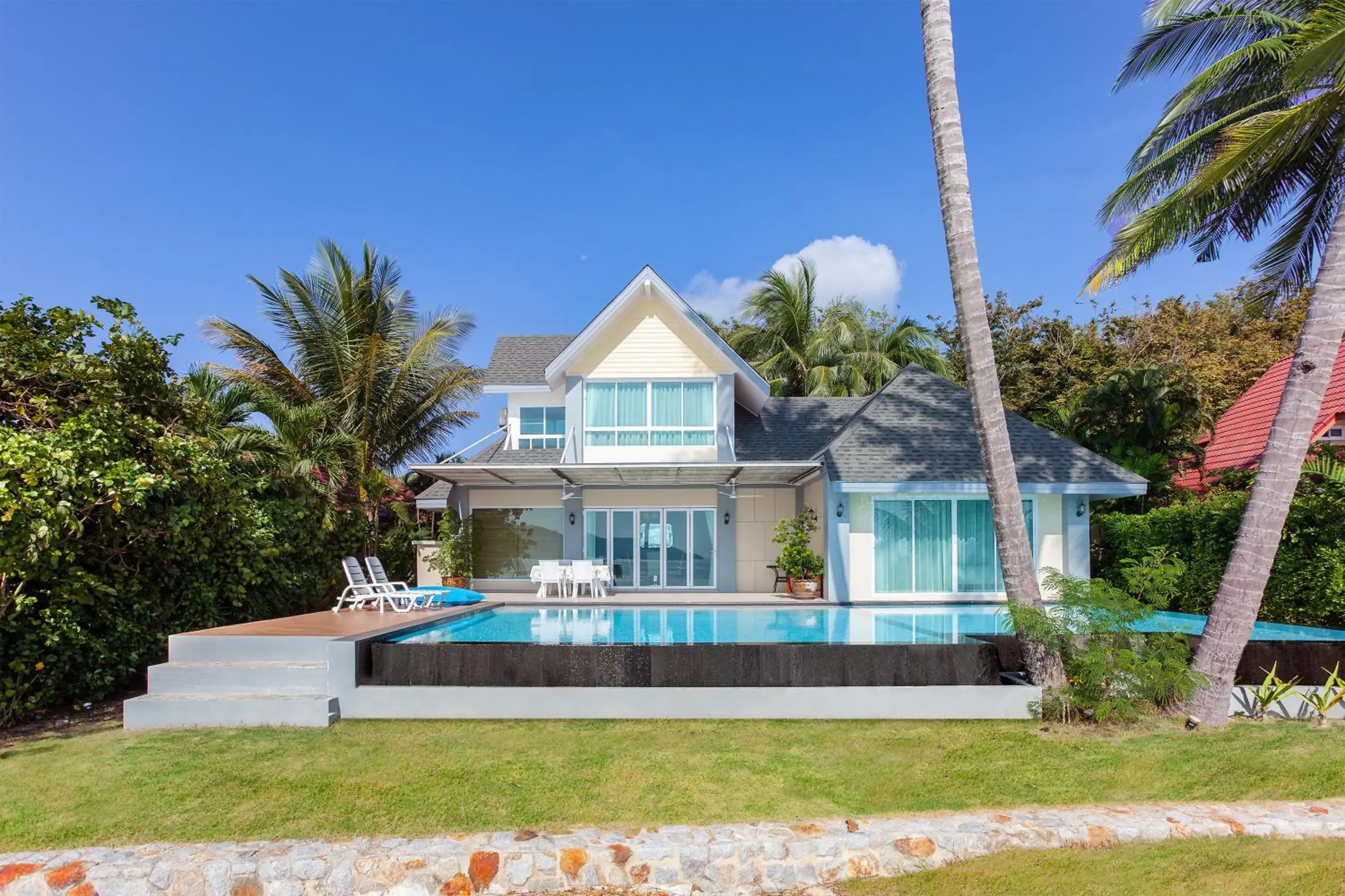 Pool view in Fisherman Way Beach Villa Pool view in Fisherman Way Beach Villa