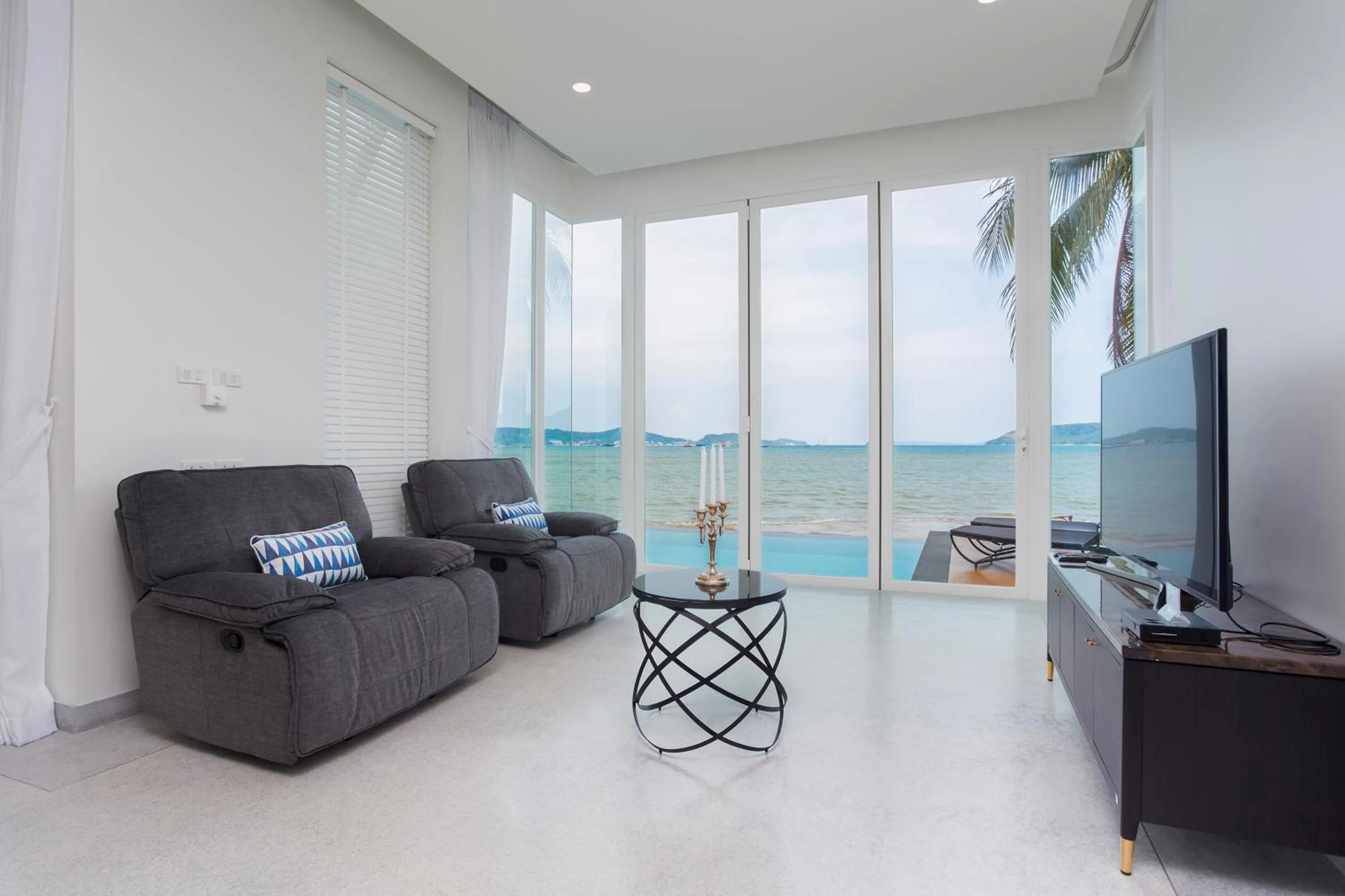 Living room in Fisherman Way Beach Villa